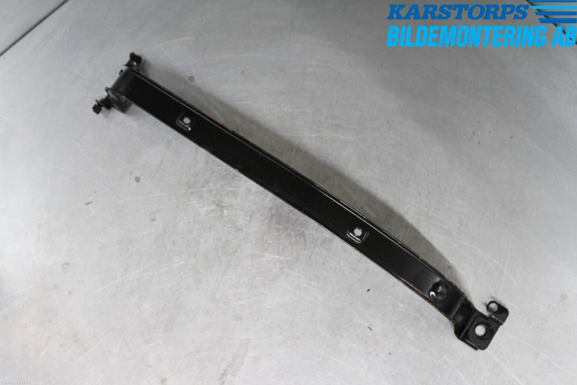 Volvo V70 08-13 Bränsletanksband