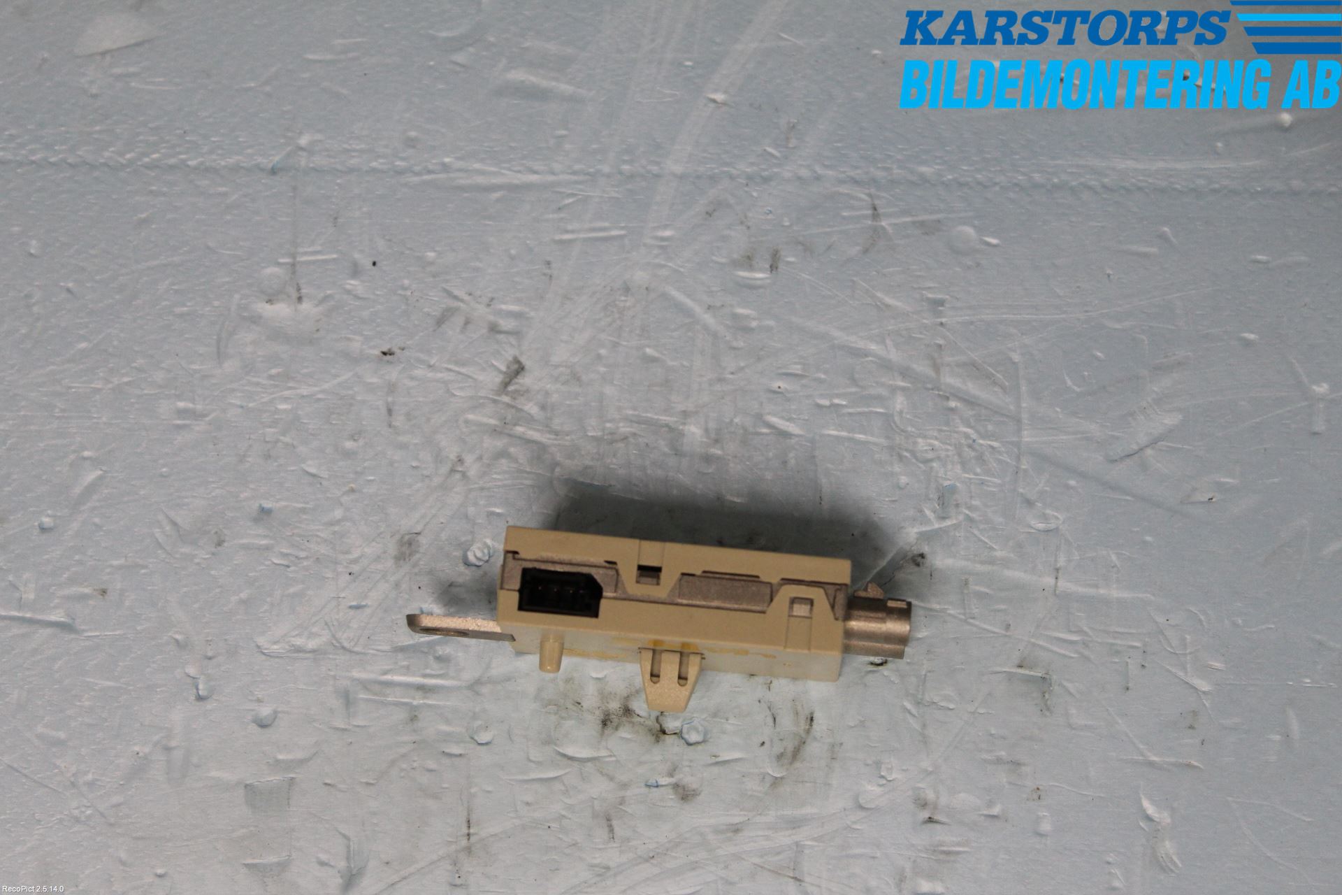 Volvo V40 CROSS COUNTRY 13-19 Antennförstärkare