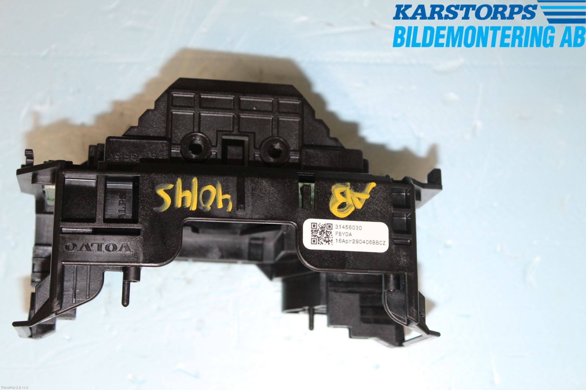 Volvo V40 CROSS COUNTRY 13-19 Spak Konsoll-Fäste