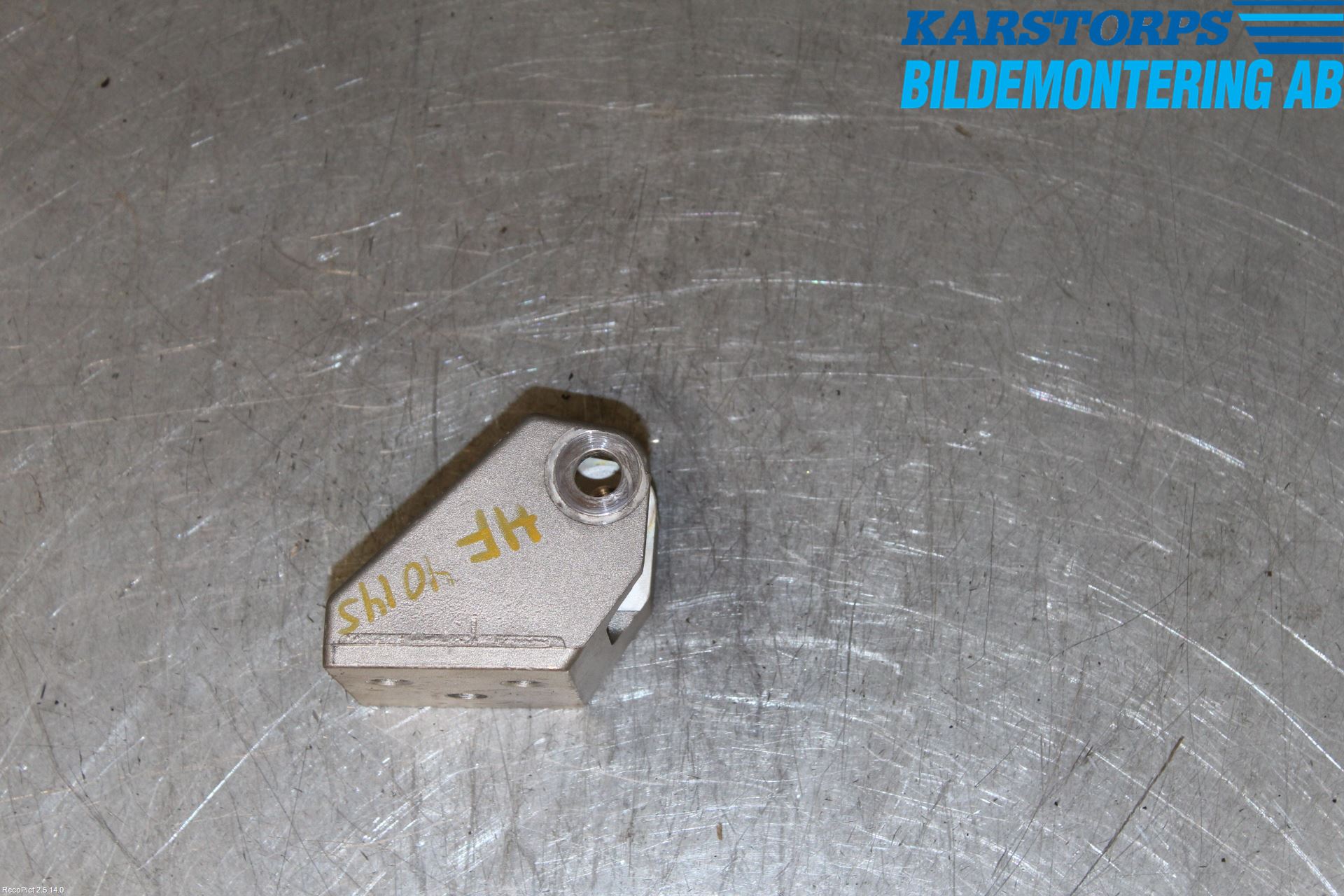 Volvo V40 CROSS COUNTRY 13-19 Motorfäste