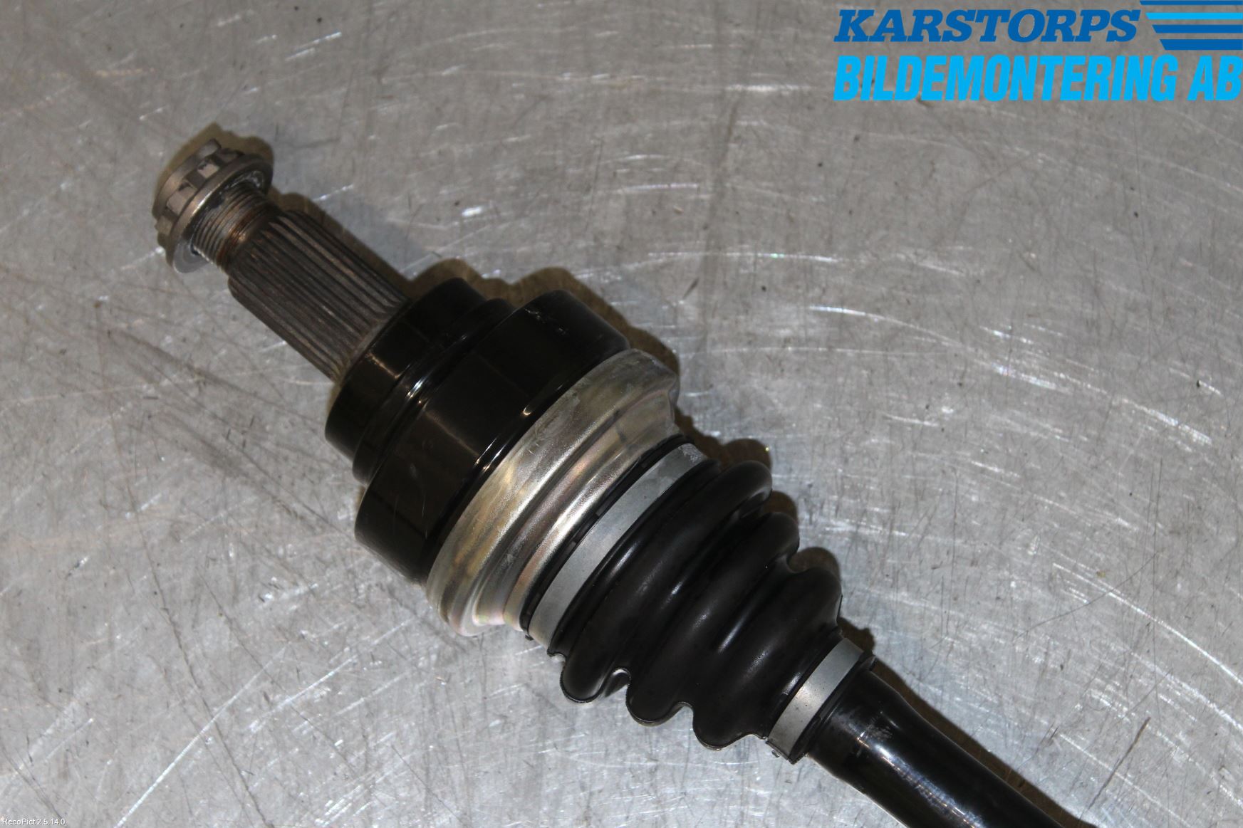 BMW 1 F20/F21 11-19 Drivaxel Bak Vänster