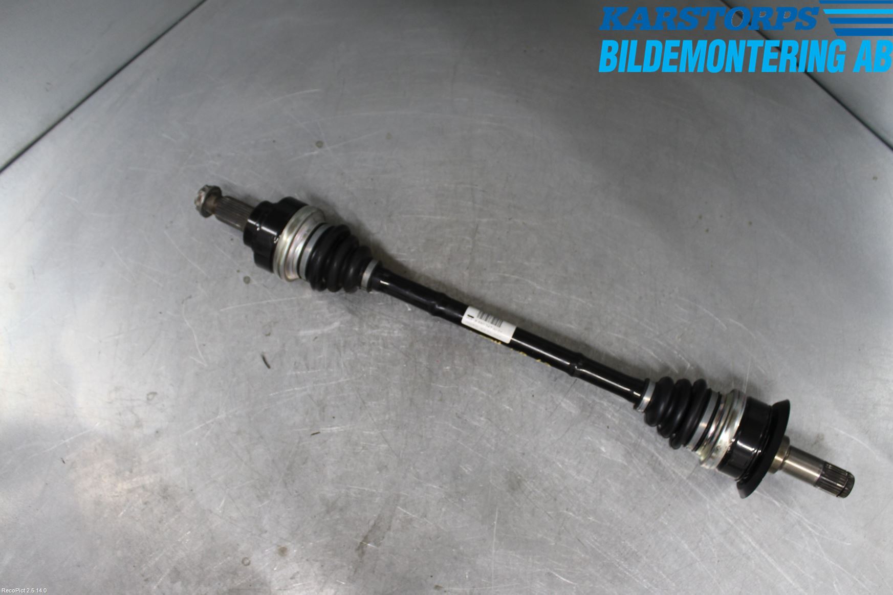 BMW 1 F20/F21 11-19 Drivaxel Bak Vänster