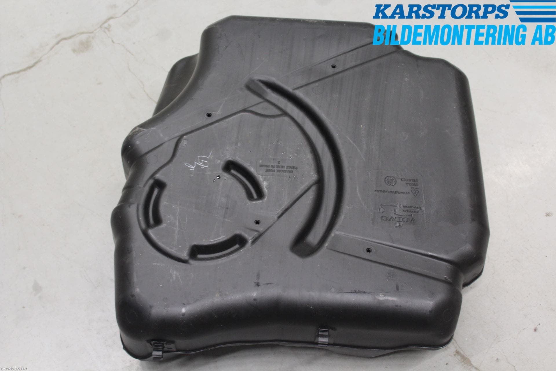 Volvo V40 CROSS COUNTRY 13-19 Bränsletank Diesel