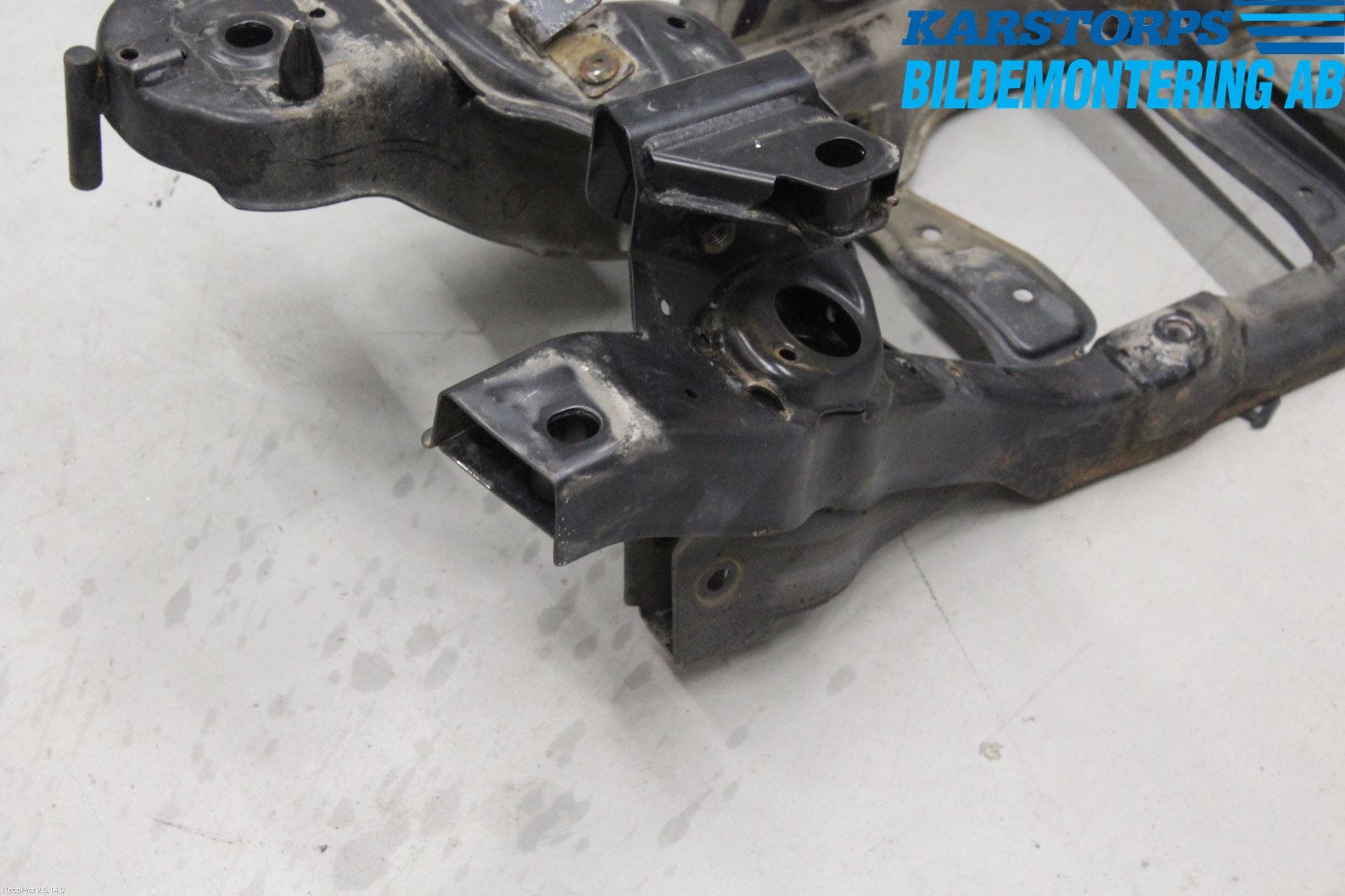 Volvo V40 CROSS COUNTRY 13-19 Bakaxelbalk