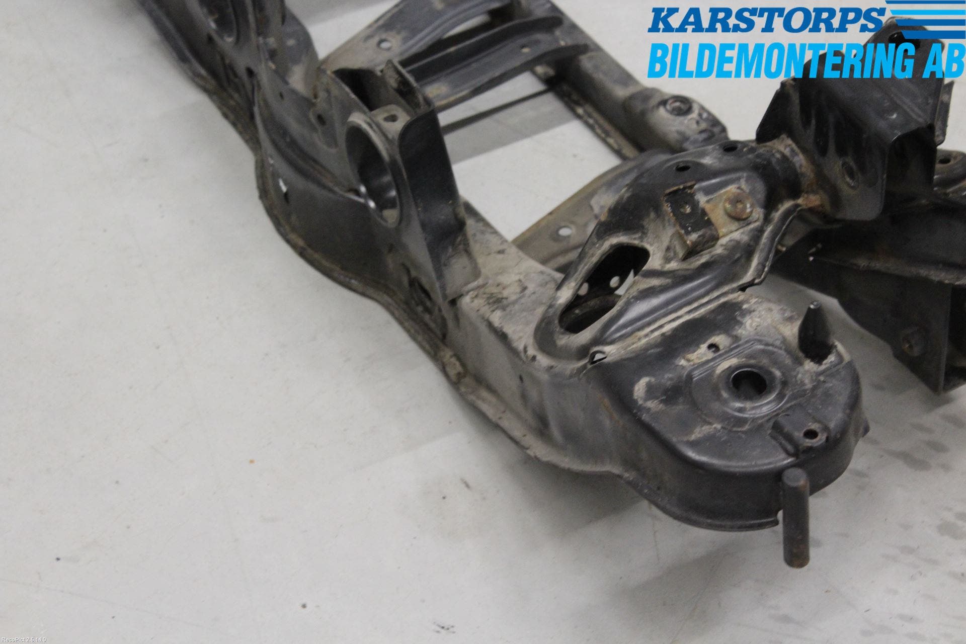 Volvo V40 CROSS COUNTRY 13-19 Bakaxelbalk