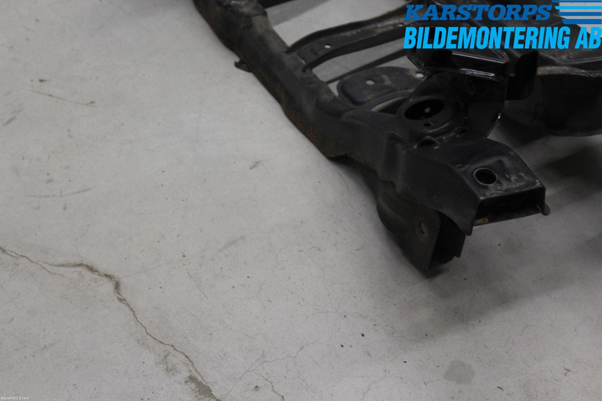 Volvo V40 CROSS COUNTRY 13-19 Bakaxelbalk