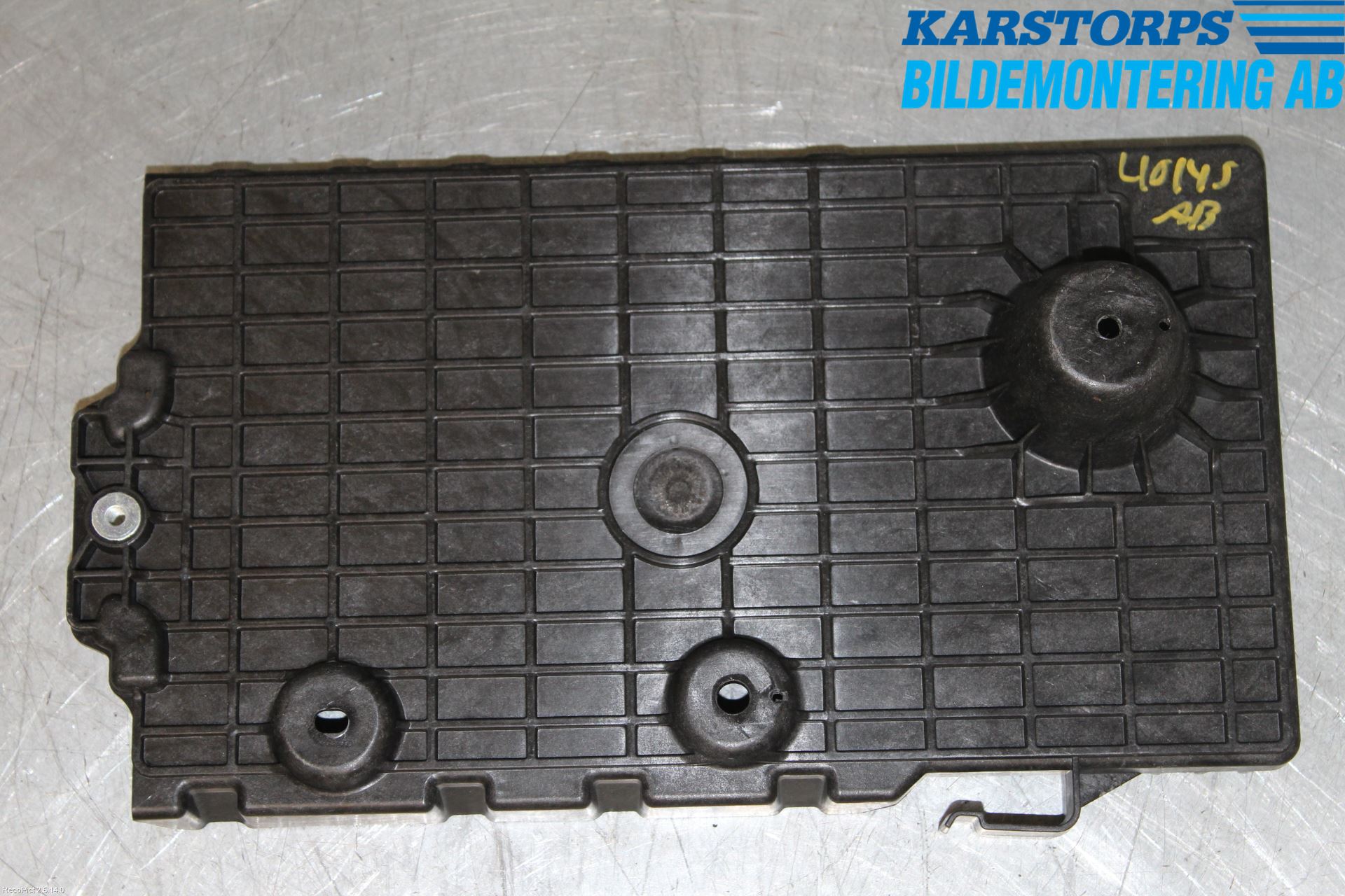 Volvo V40 CROSS COUNTRY 13-19 Batterilåda-Fäste-Hållare