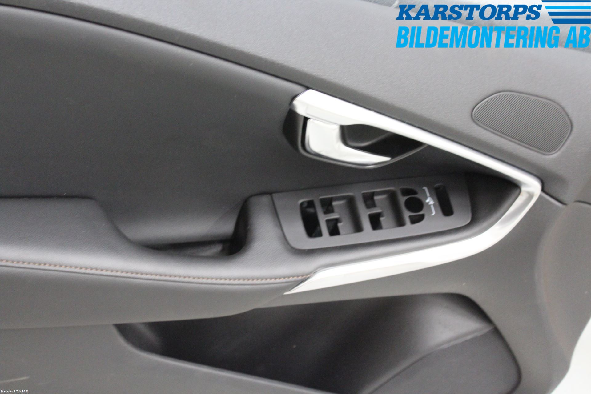 Volvo V40 CROSS COUNTRY 13-19 Dörrklädsel Vä