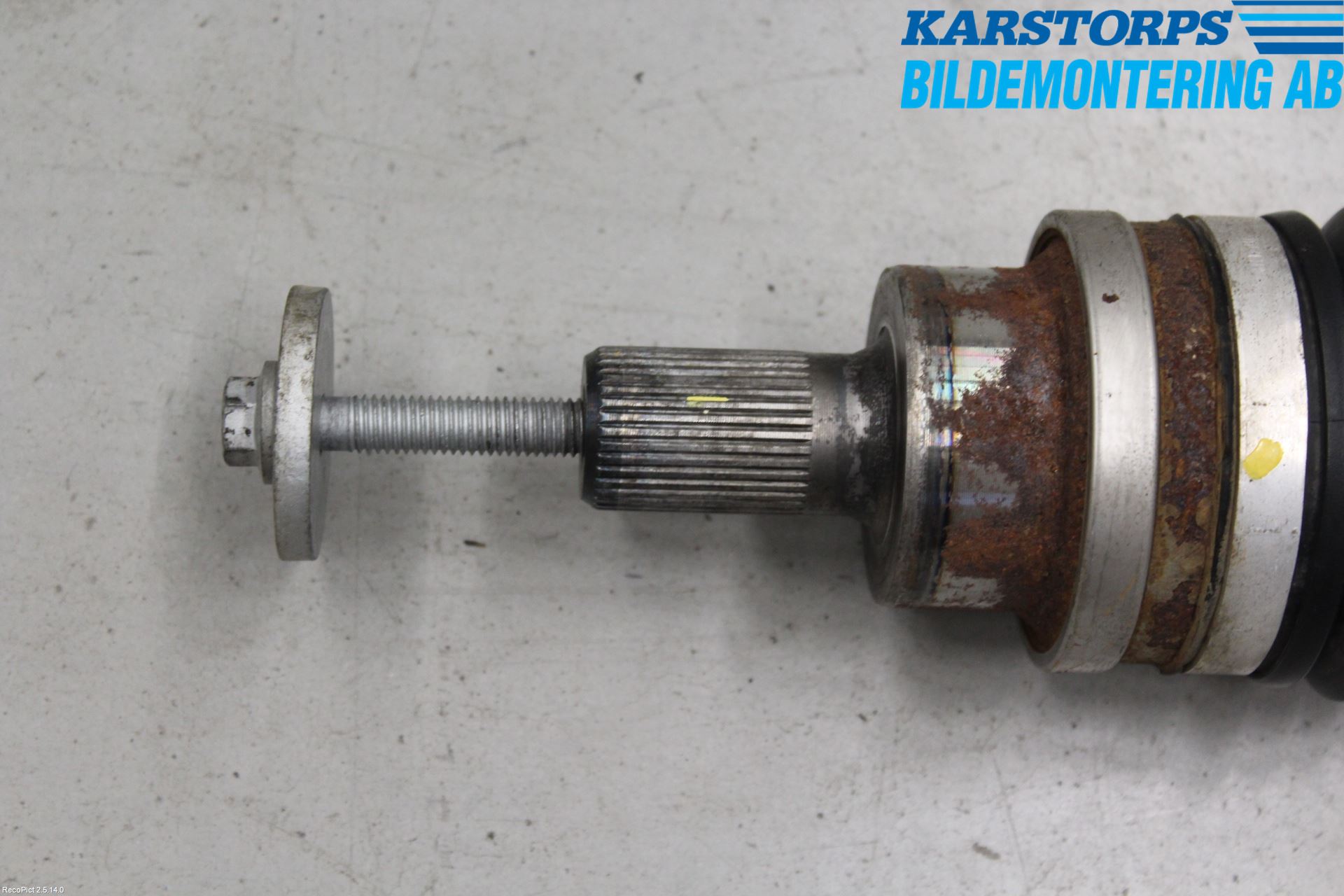 Volvo V60 CROSS COUNTRY 16-18 Drivaxel Bak Vänster