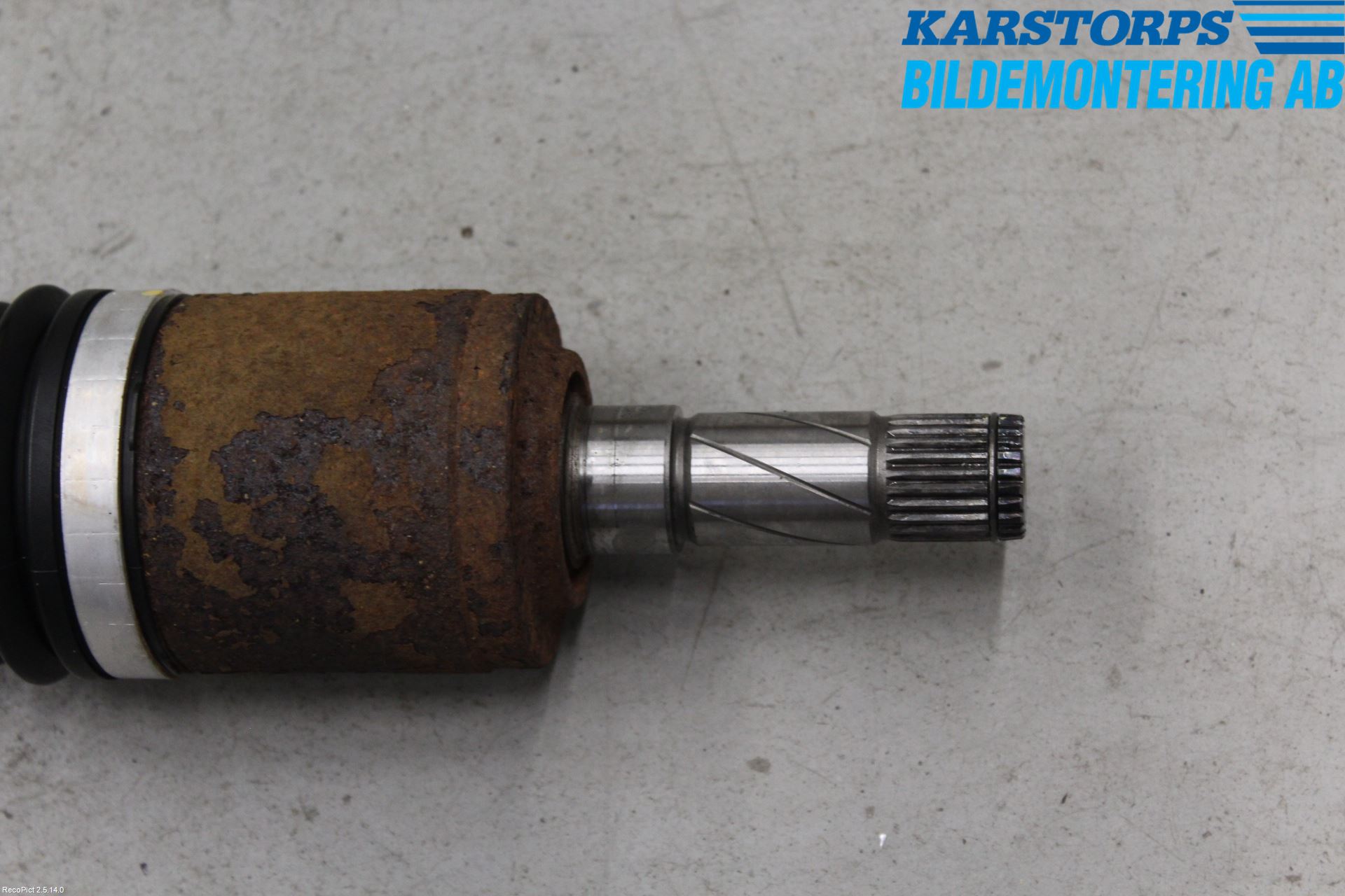 Volvo V60 CROSS COUNTRY 16-18 Drivaxel Bak Vänster