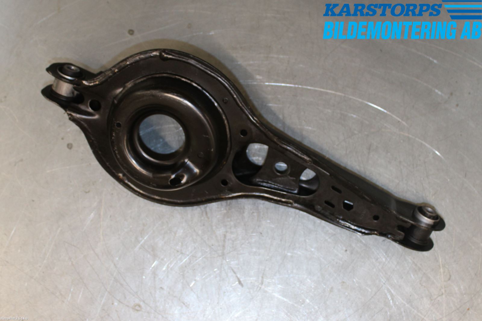 Volvo V40 12-19 Bärarm Bak Höger