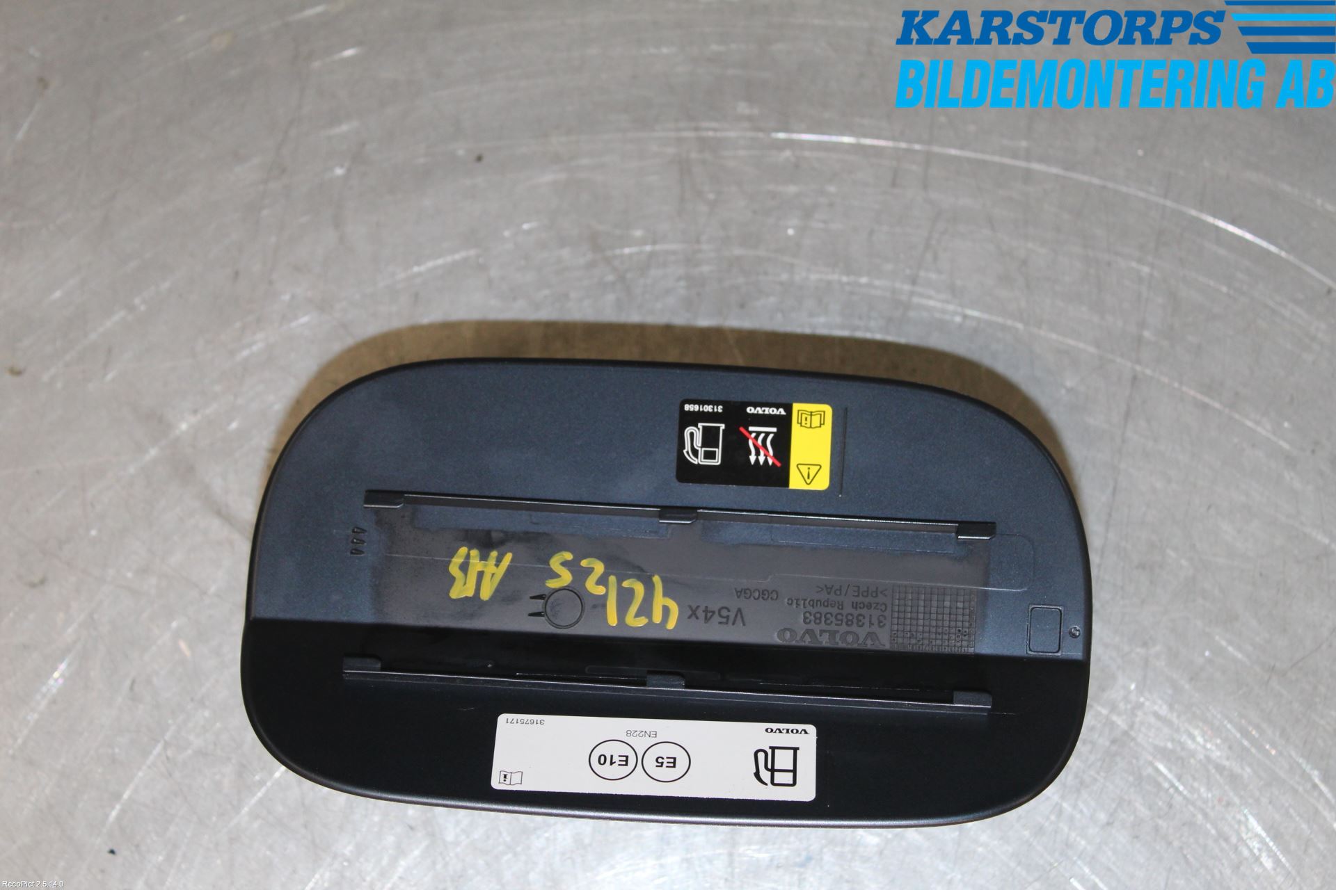 Volvo V90 17->> Tanklucka