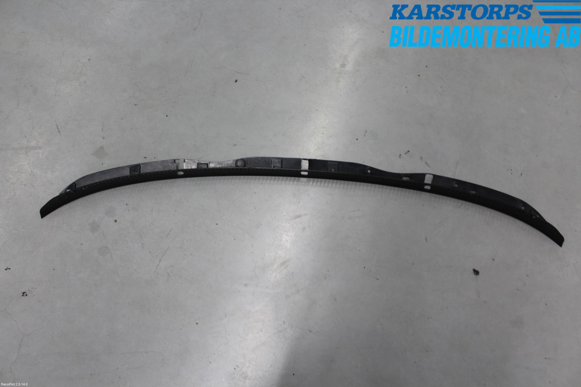 Volvo V60 CROSS COUNTRY 16-18 Torpedplåt-Torpedplast