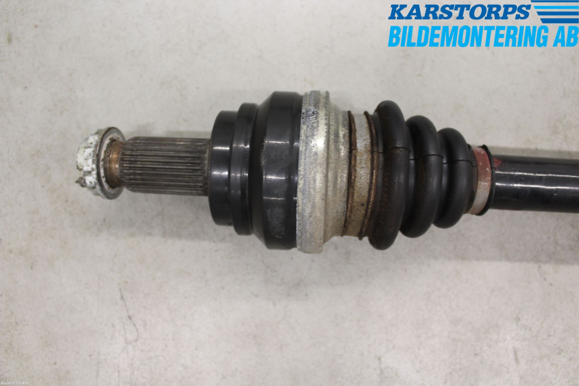 BMW 5 F10/F11/F18 09-17 Drivaxel Bak Vänster