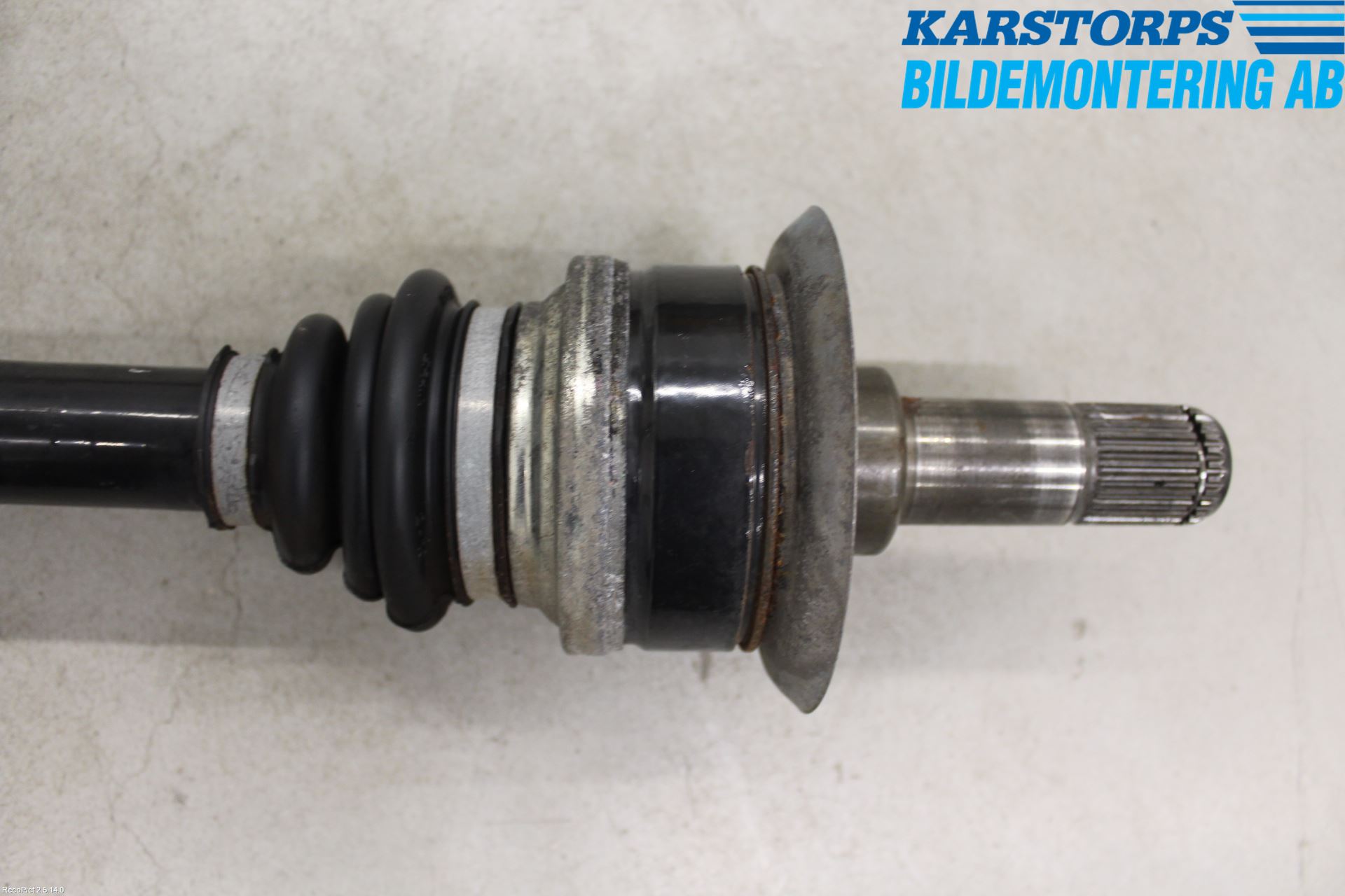 BMW 5 F10/F11/F18 09-17 Drivaxel Bak Vänster