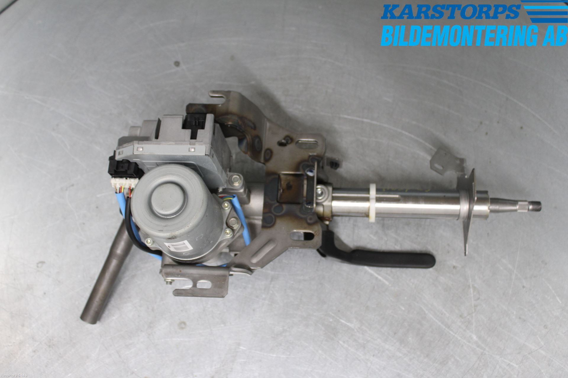 Nissan QASHQAI   07-10 Rattaxelagg Justerbart