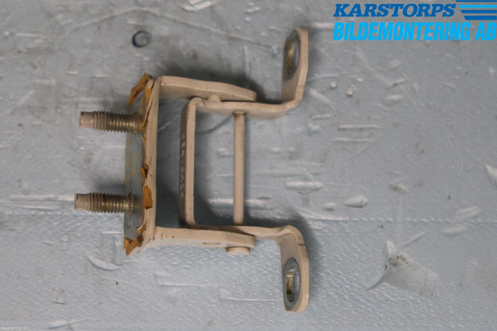 Volvo V60 11-13 Bakluckegångjärn Hö