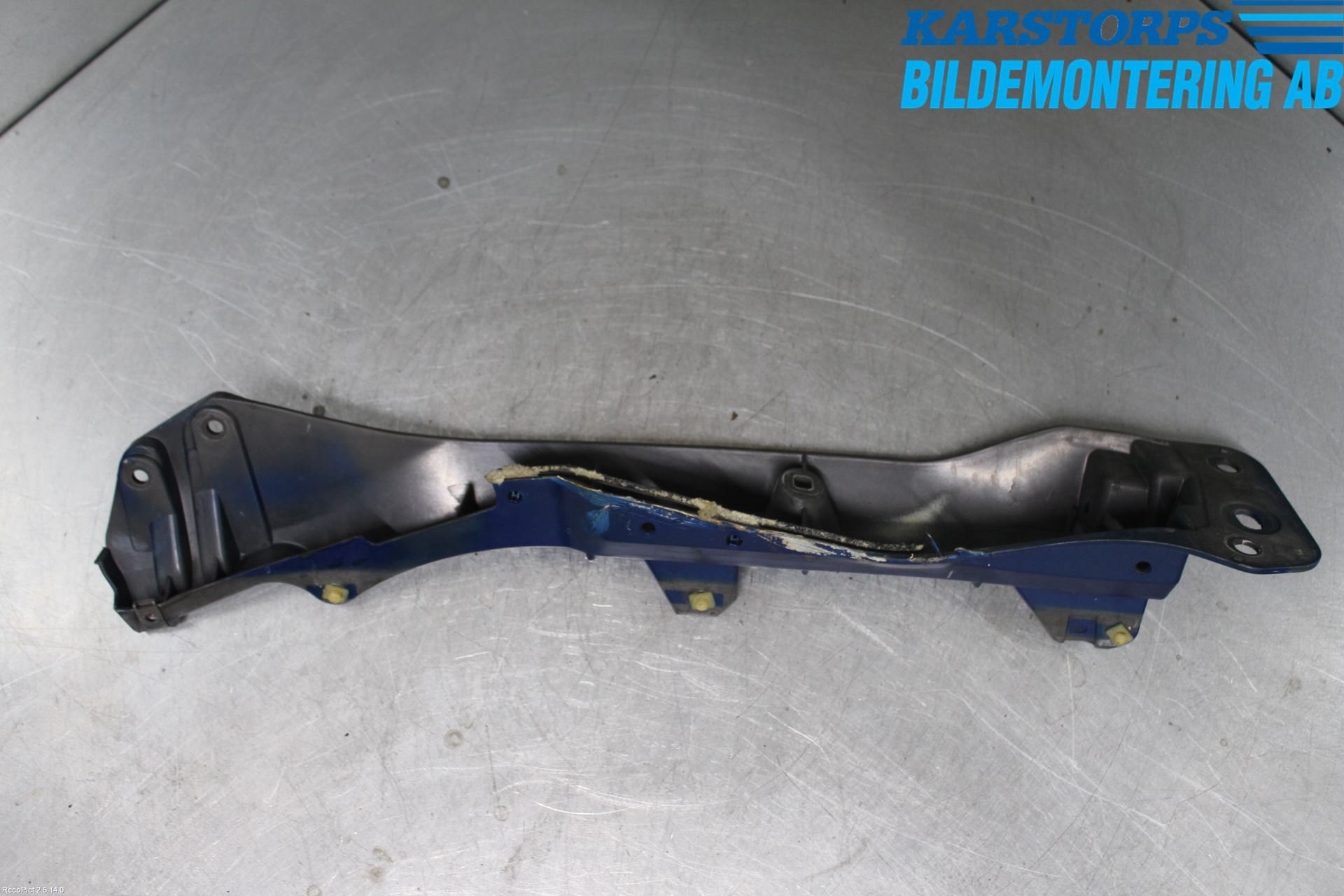 Renault CLIO III  09-12 Skärmfäste Fram Hö