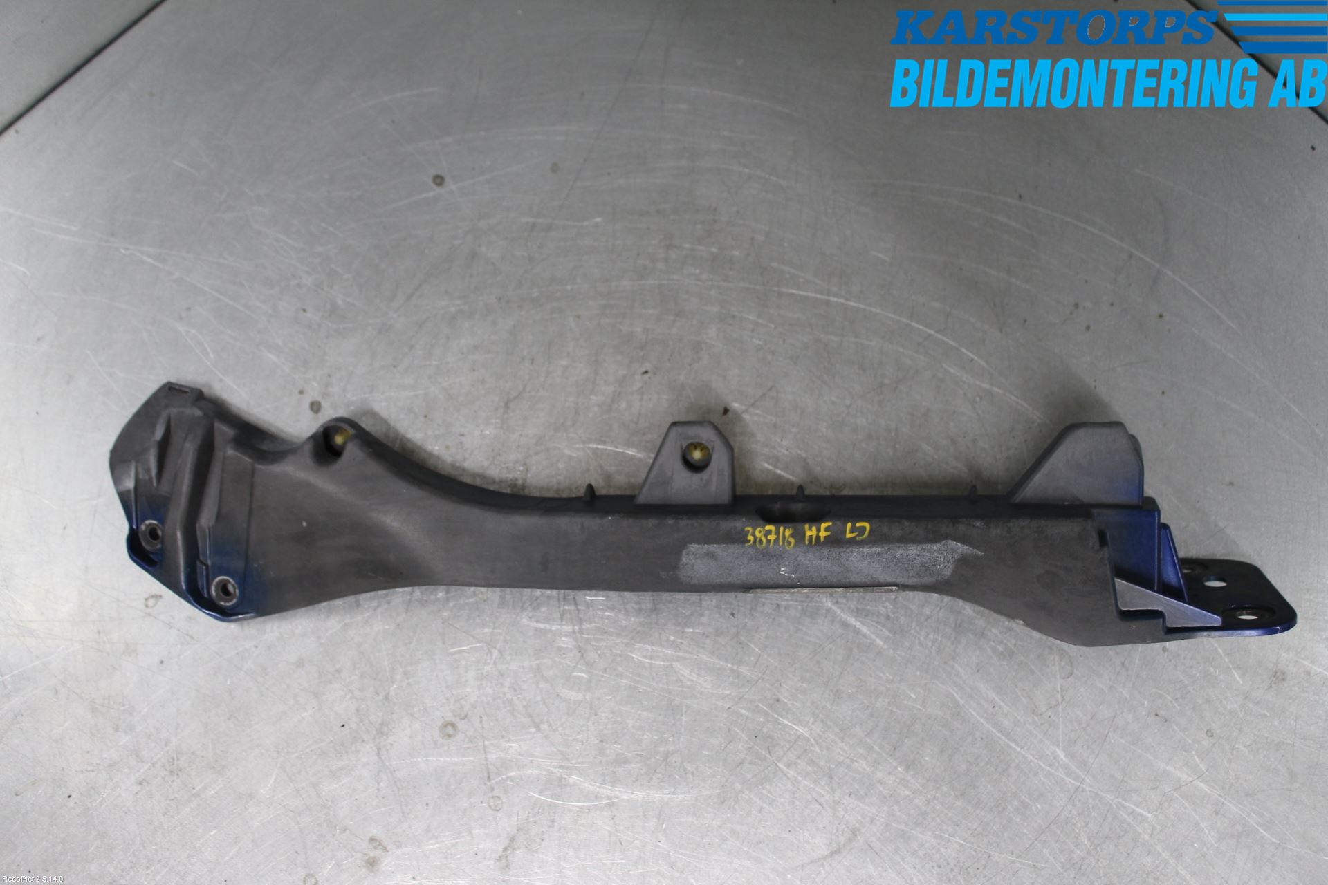 Renault CLIO III  09-12 Skärmfäste Fram Hö