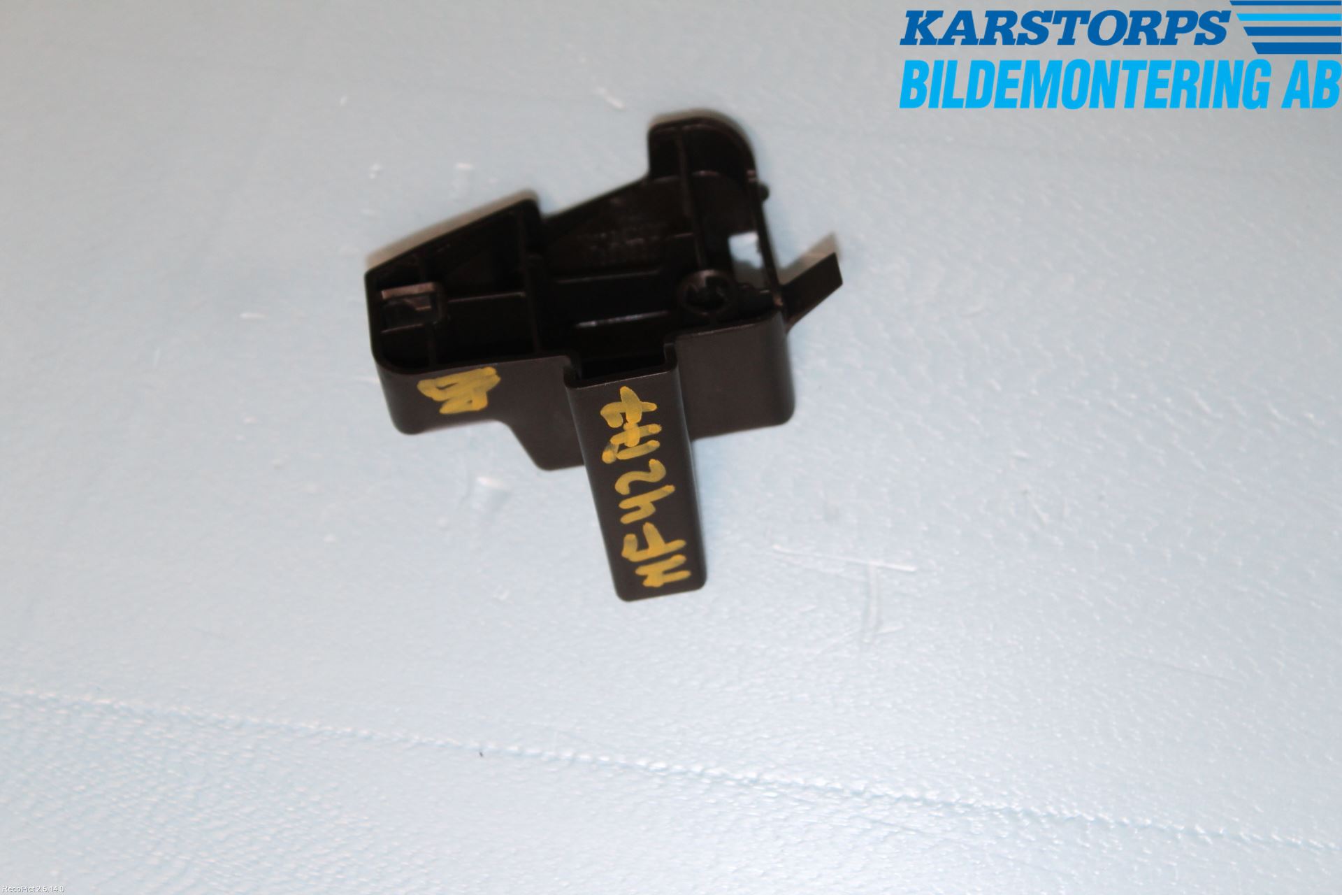 Volvo V60 14-18 Strålkast Fästsarg