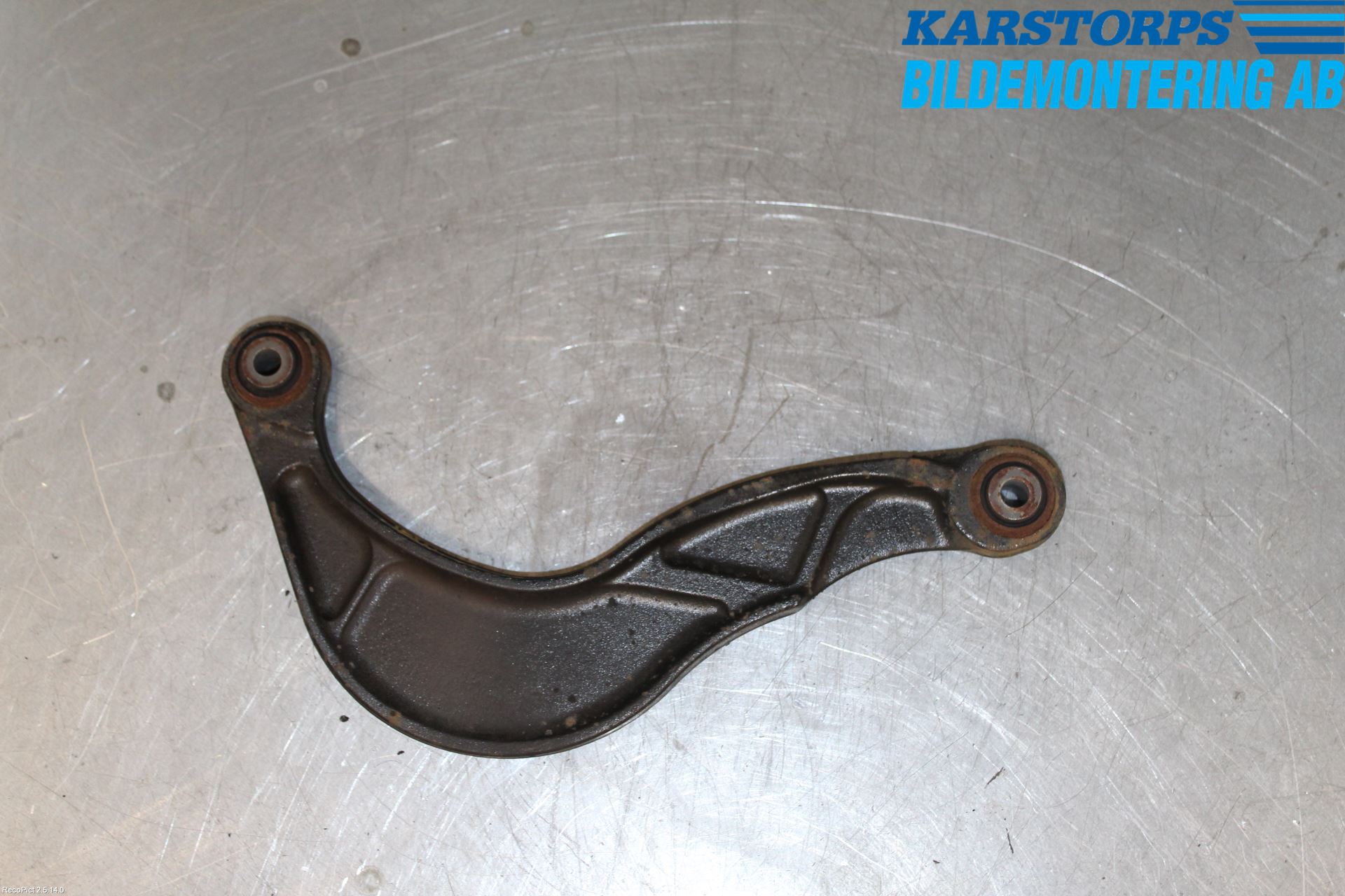 Volvo V70 14-16 Bärarm Bak Övre Höger