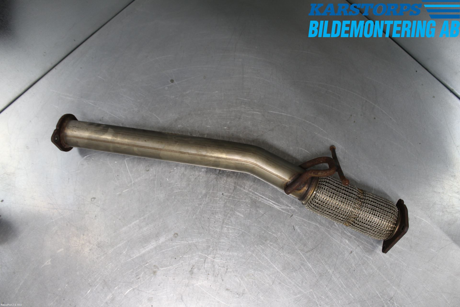 Volvo V40 12-19 Avgas Främre Rör