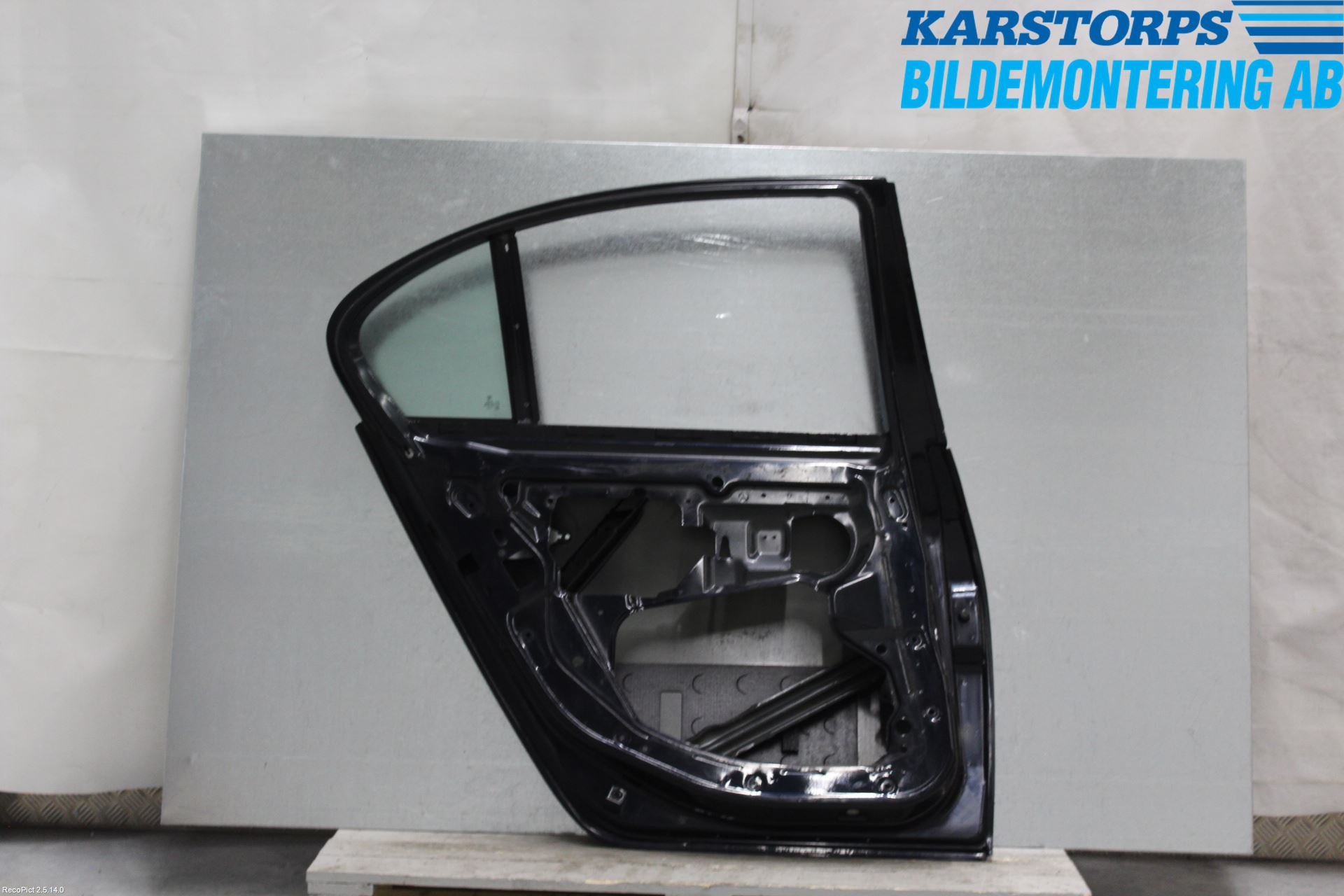 BMW 5 E60/61 Sed/Tou 02-10 Dörr Bak Vänster