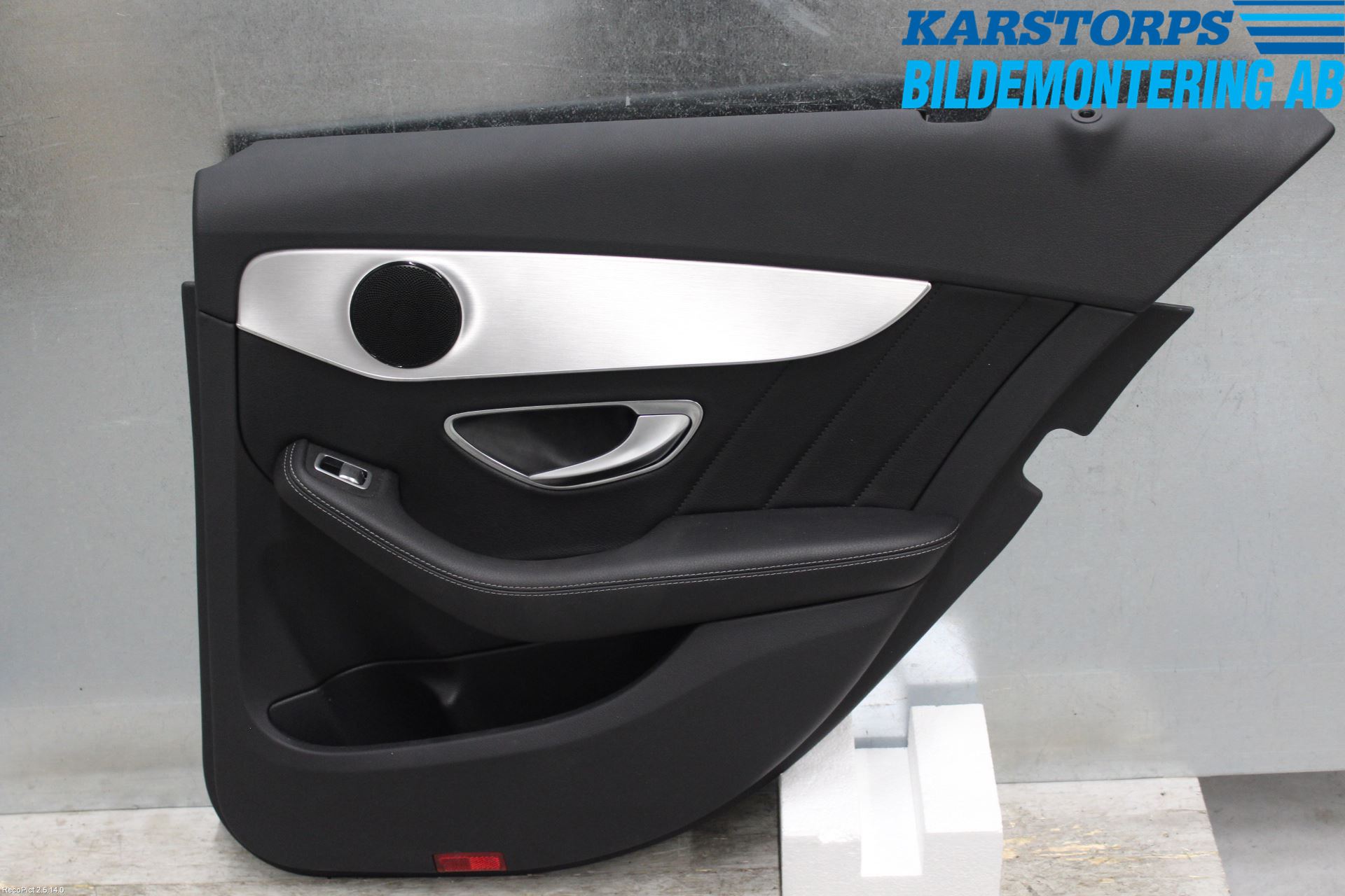 Mercedes-Benz MB C-KLASS (W205) 14-21 Dörrklädsel Hö