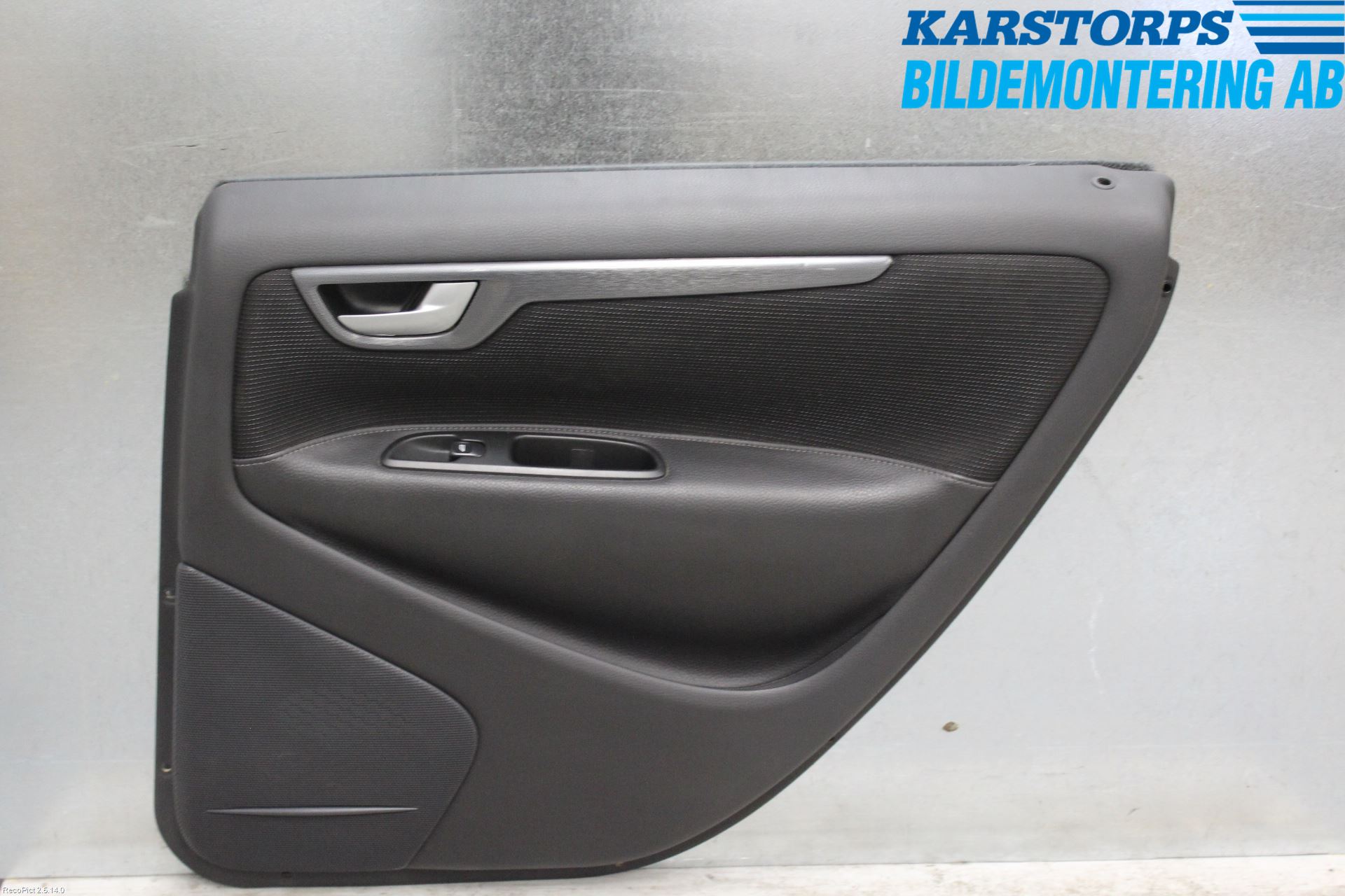 Volvo V70 05-08 Dörrklädsel Hö