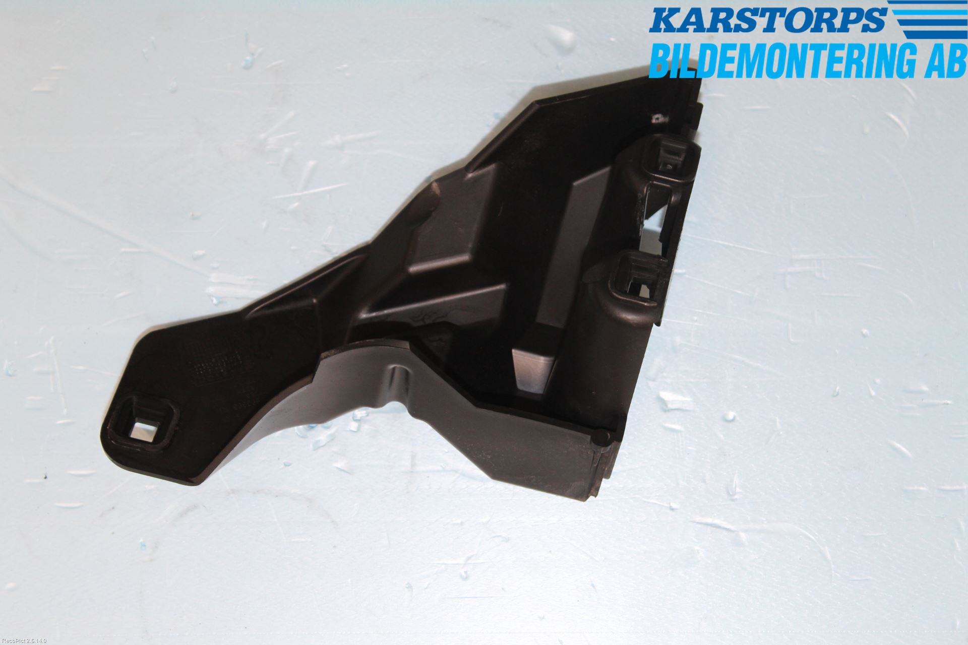 Volvo V70 05-08 Stötfångarfäste Bak Hö