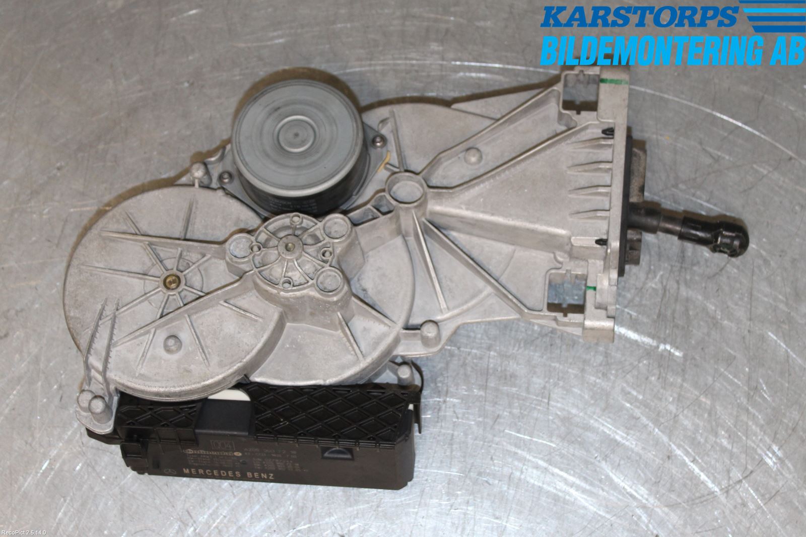 Mercedes-Benz MB C-KLASS (W205) 14-21 Bakluckeöppnare Automatisk