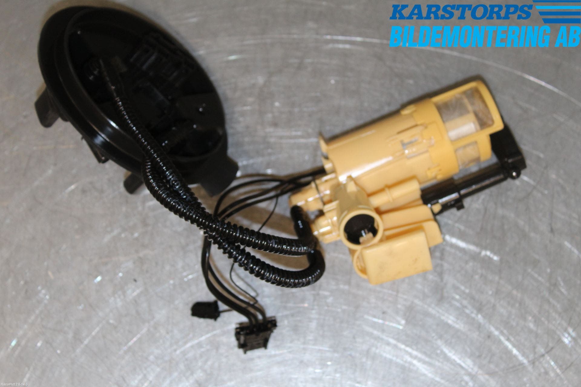 Mercedes-Benz MB C-KLASS (W205) 14-21 Bränslepump El