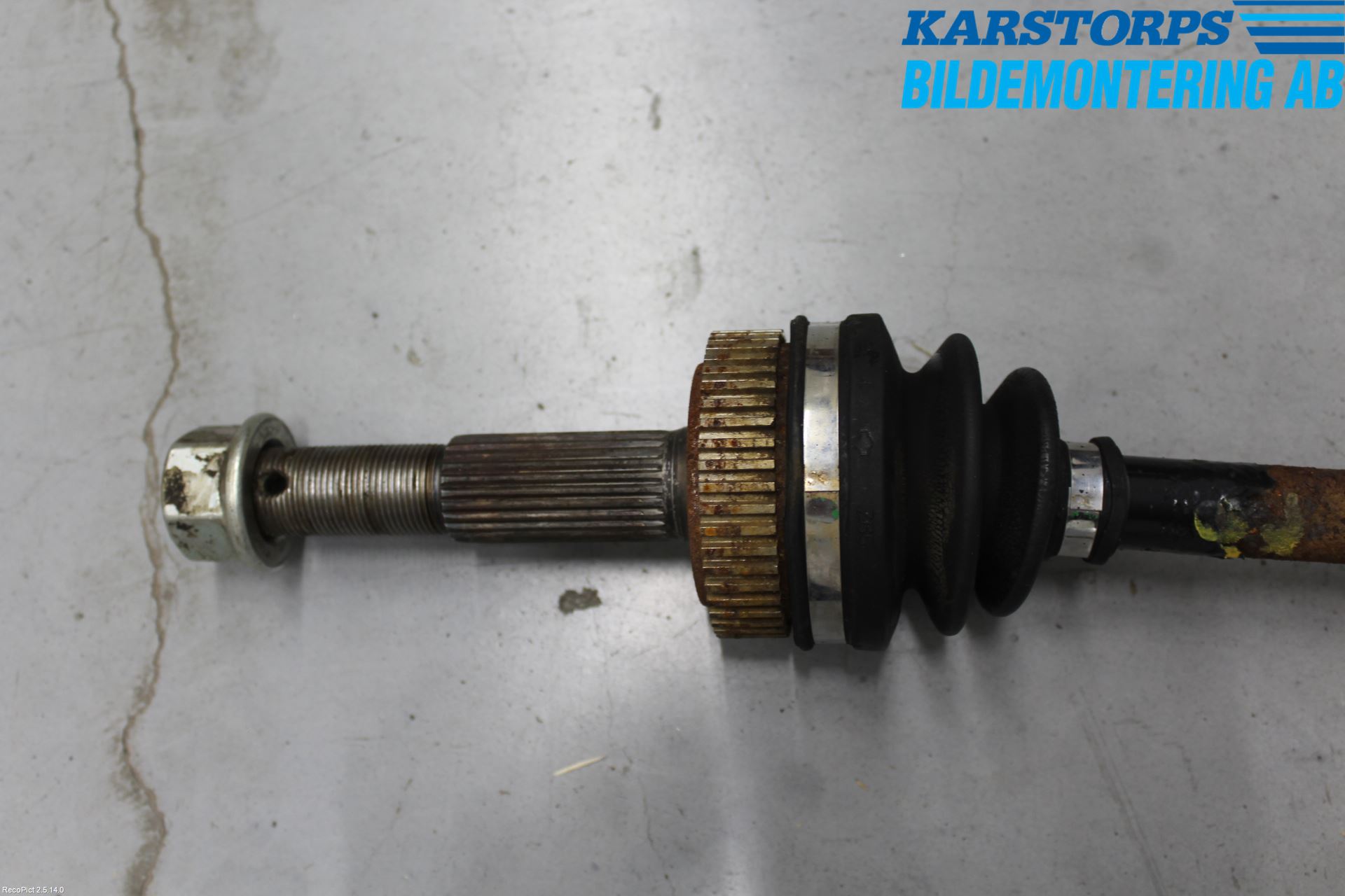 Nissan QASHQAI   07-10 Drivaxel Bak Vänster