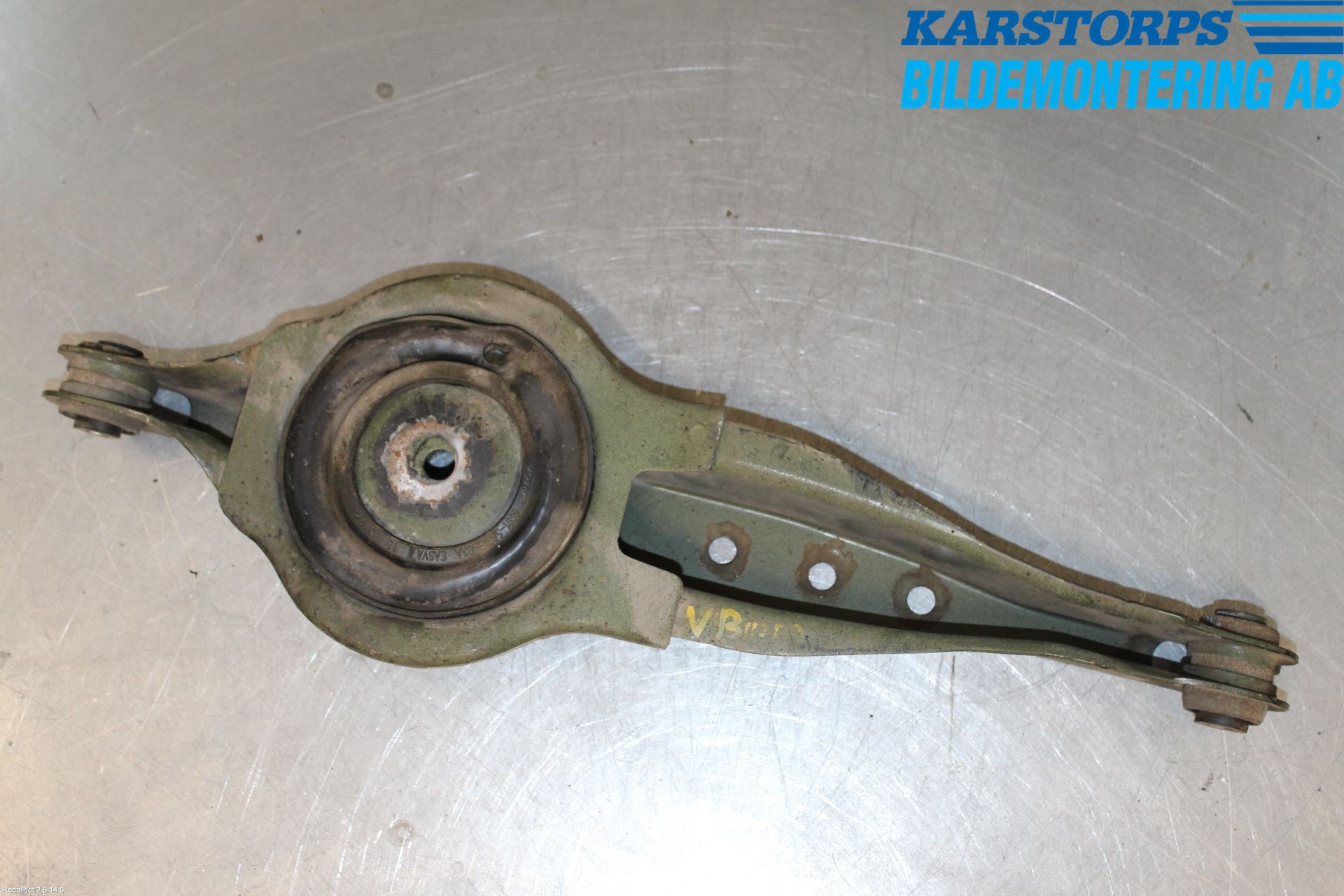 Volvo XC70 14-16 Bärarm Bak Vänster