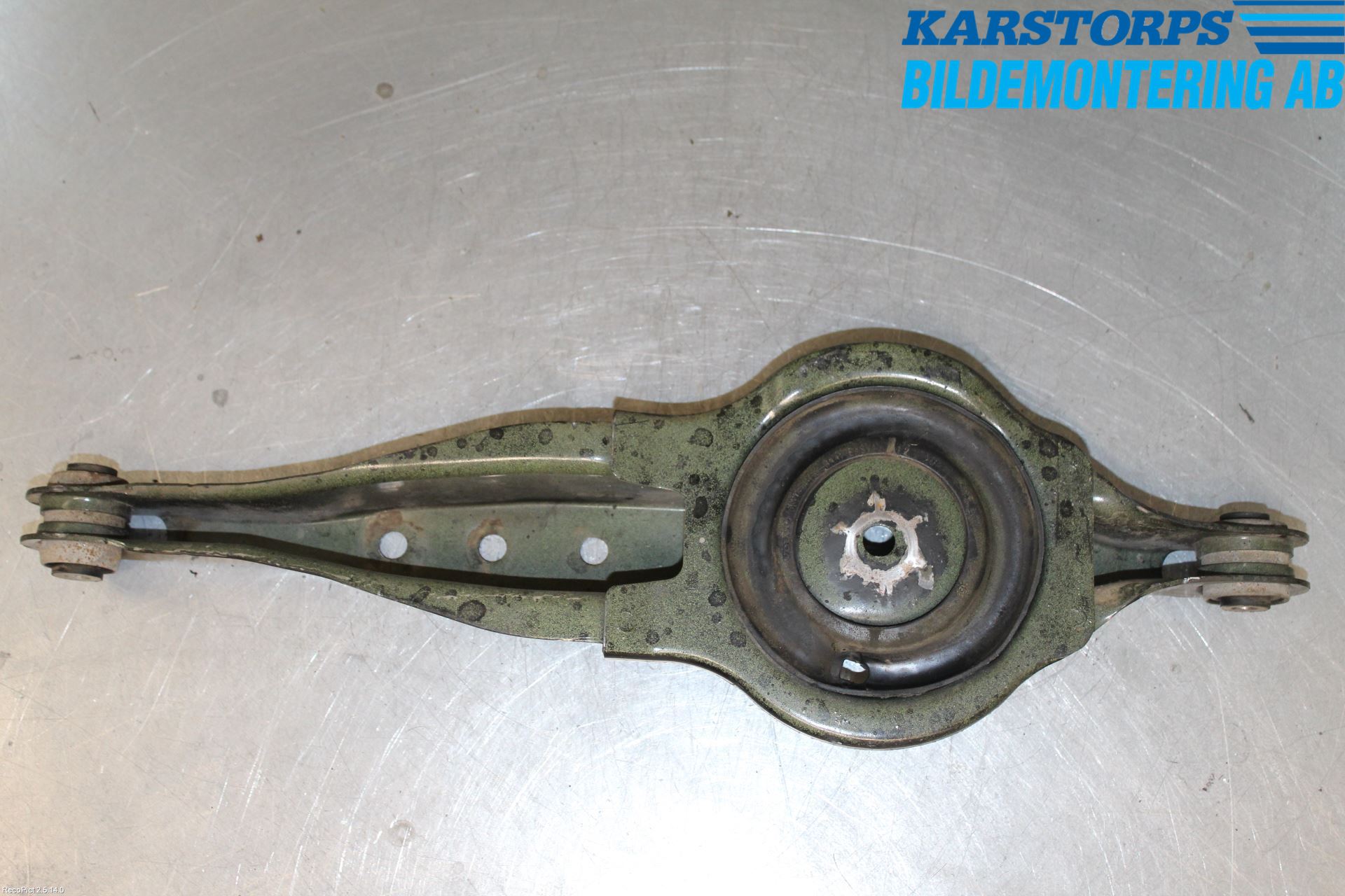 Volvo XC70 14-16 Bärarm Bak Höger
