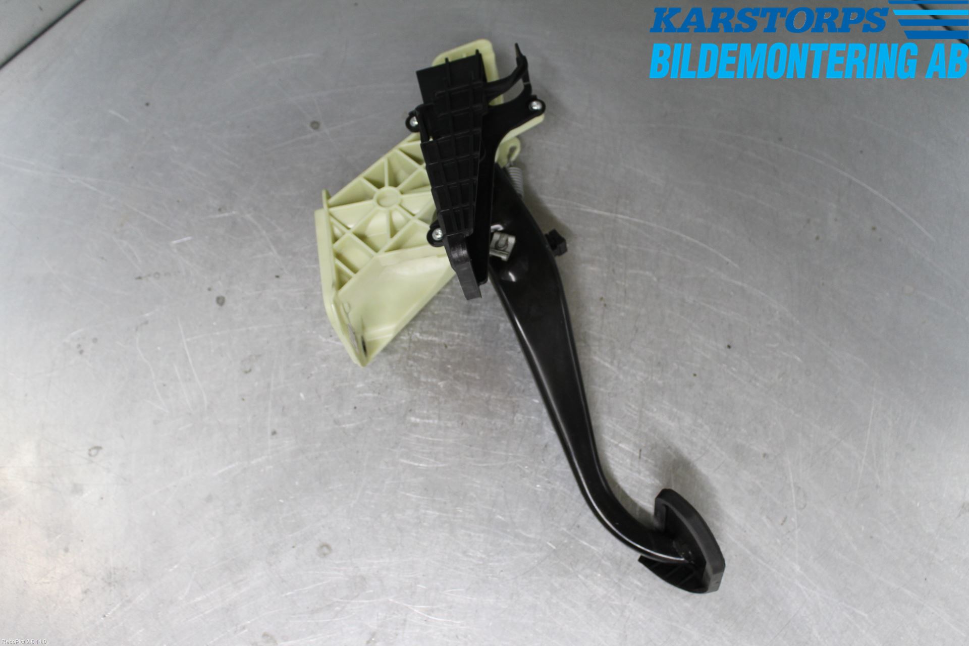 BMW 5 F10/F11/F18 09-17 Bromspedal