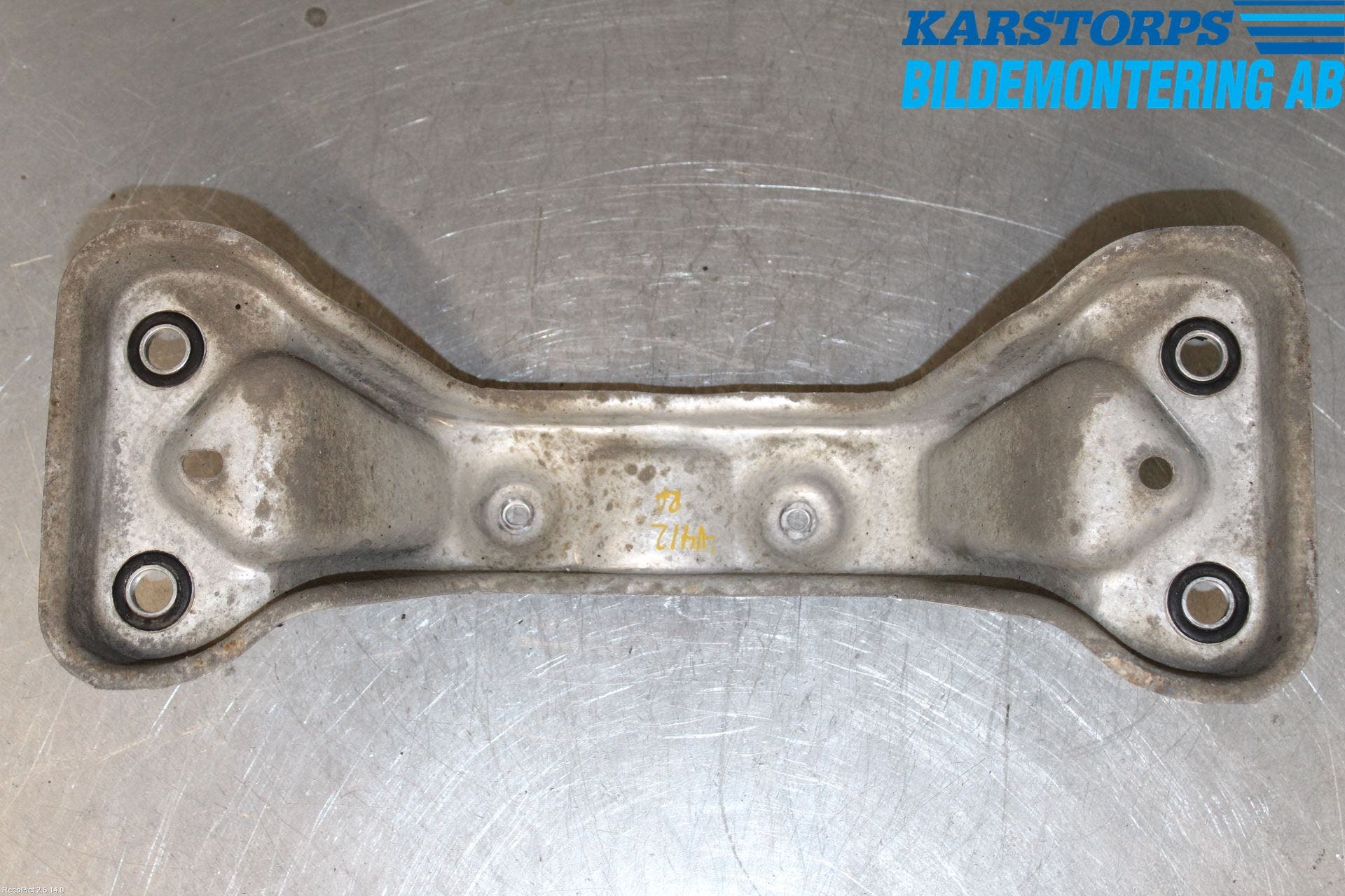 Volvo XC70 14-16 Mellanaxel Balk