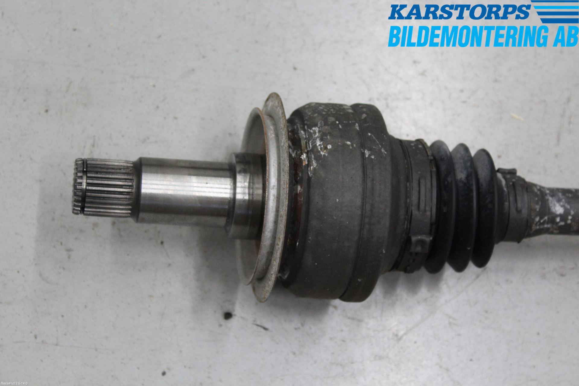 Mercedes-Benz MB C-KLASS (W204) 07-15 Drivaxel Bak Höger