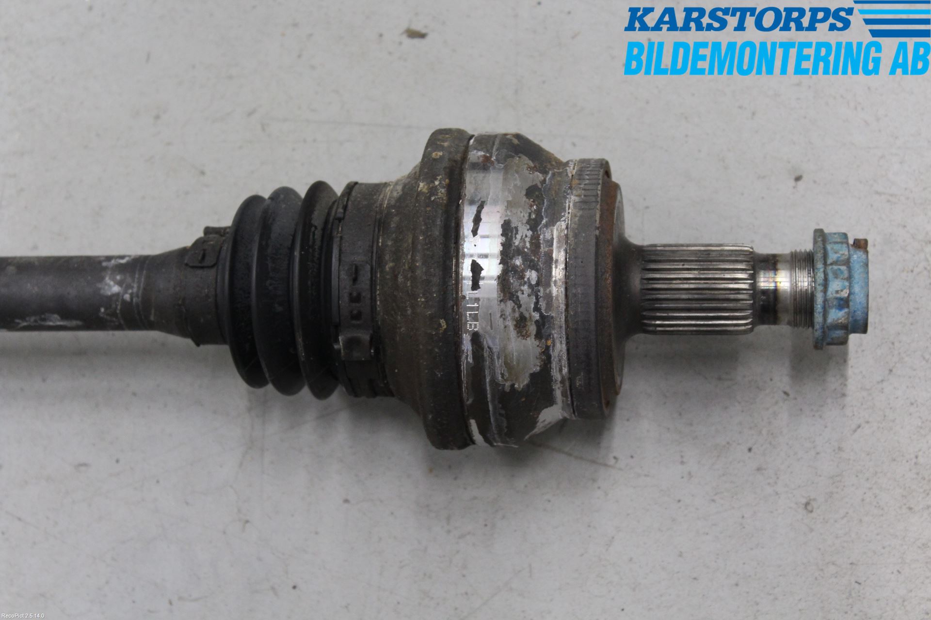 Mercedes-Benz MB C-KLASS (W204) 07-15 Drivaxel Bak Höger