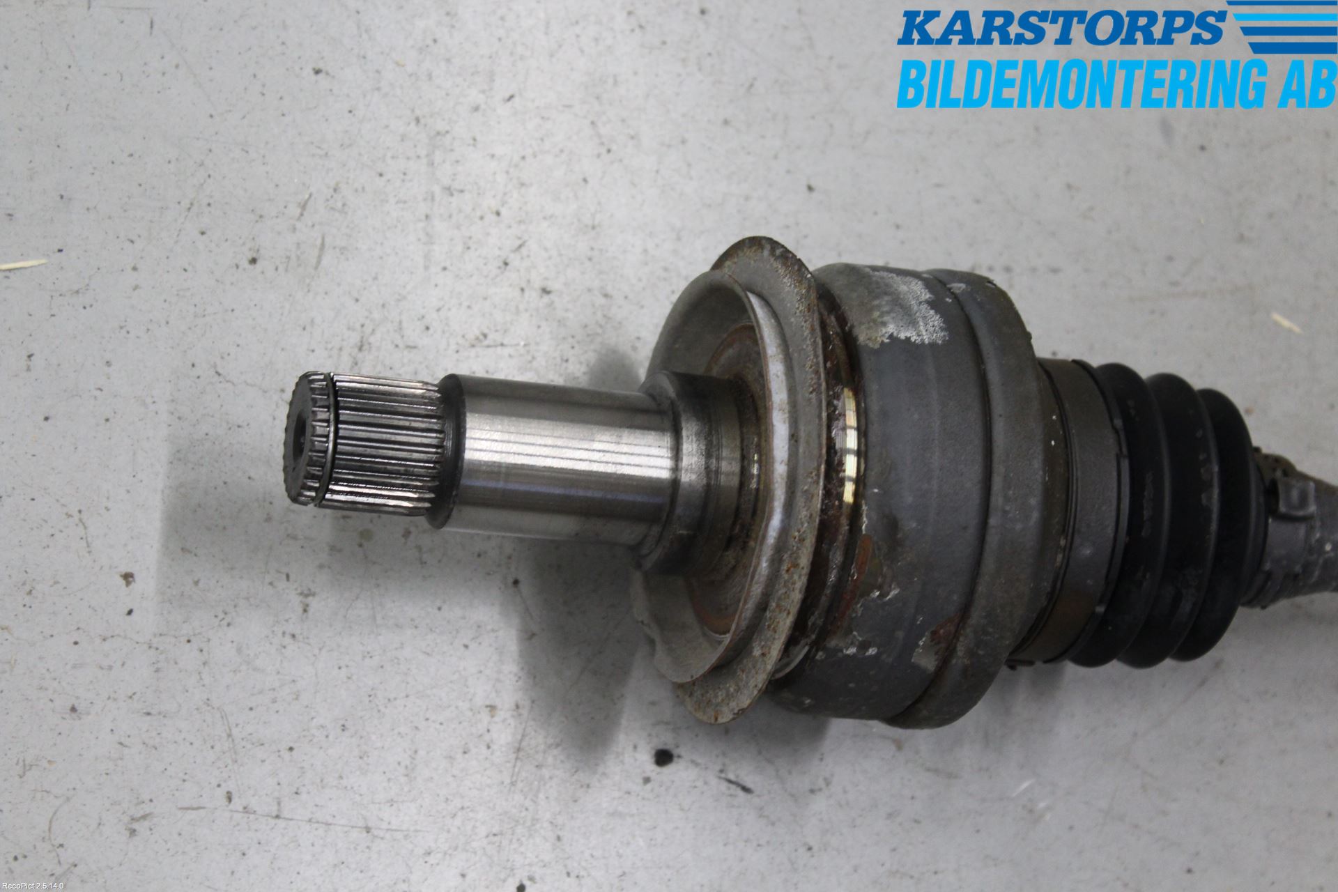 Mercedes-Benz MB C-KLASS (W204) 07-15 Drivaxel Bak Vänster