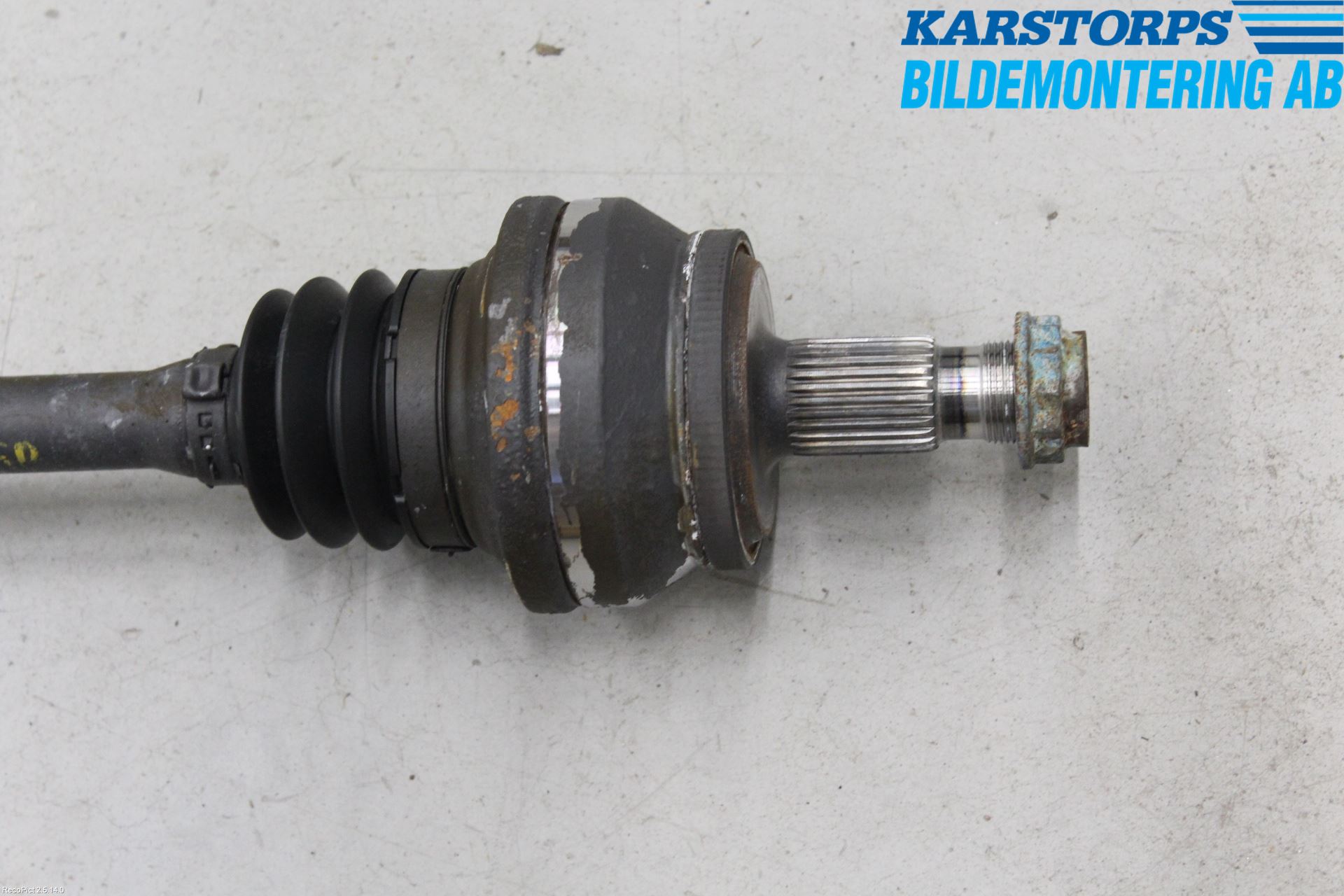 Mercedes-Benz MB C-KLASS (W204) 07-15 Drivaxel Bak Vänster