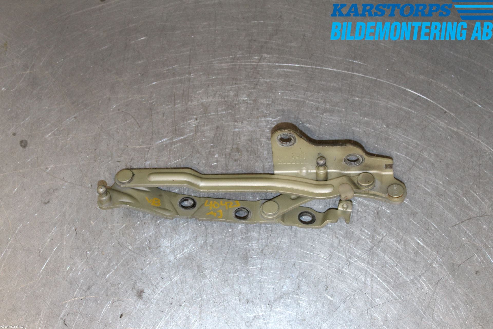 Volvo S40 04-07 Bakluckegångjärn Vä