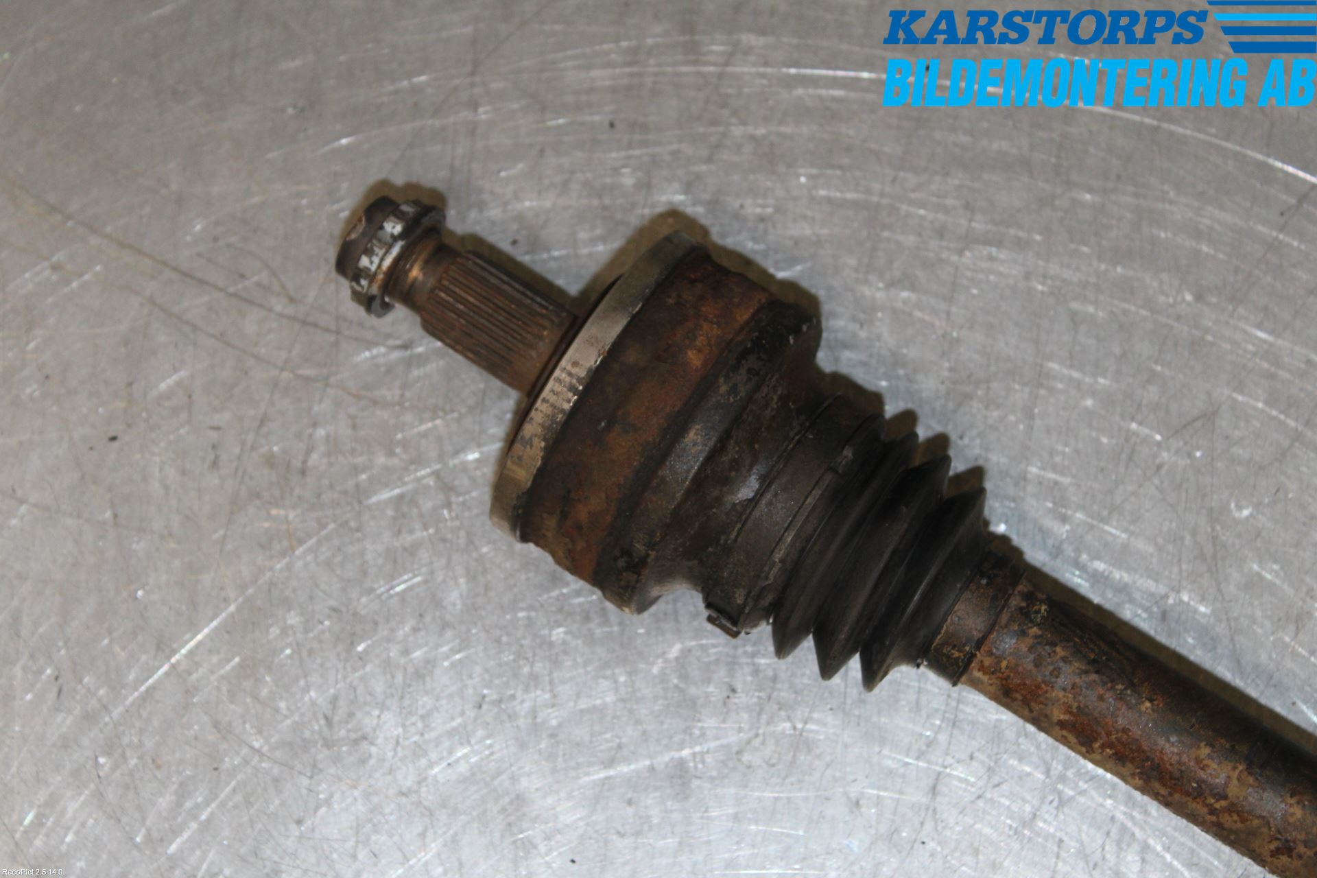 Mercedes-Benz MB C (203) 00-07 Drivaxel Bak Höger