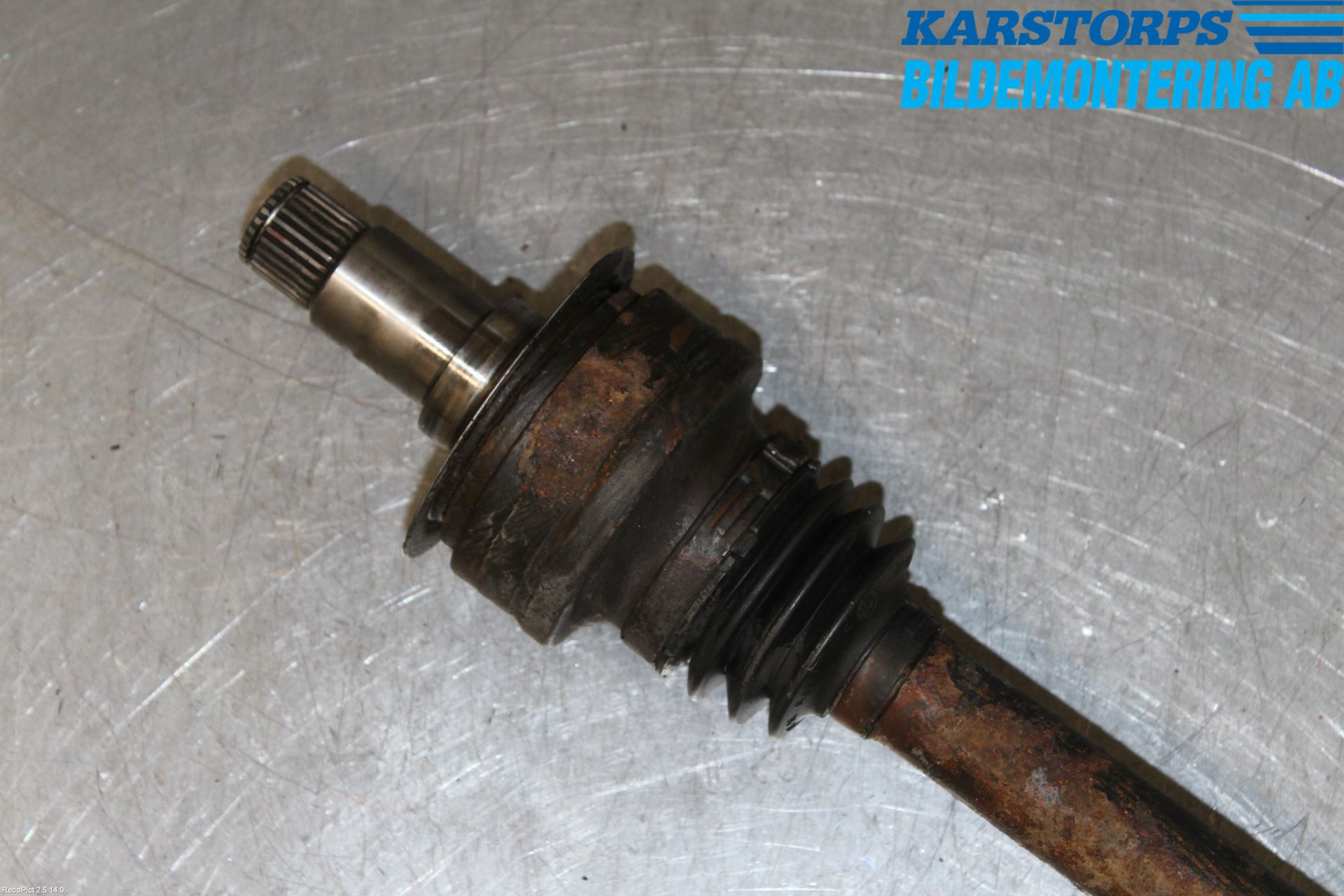 Mercedes-Benz MB C (203) 00-07 Drivaxel Bak Höger