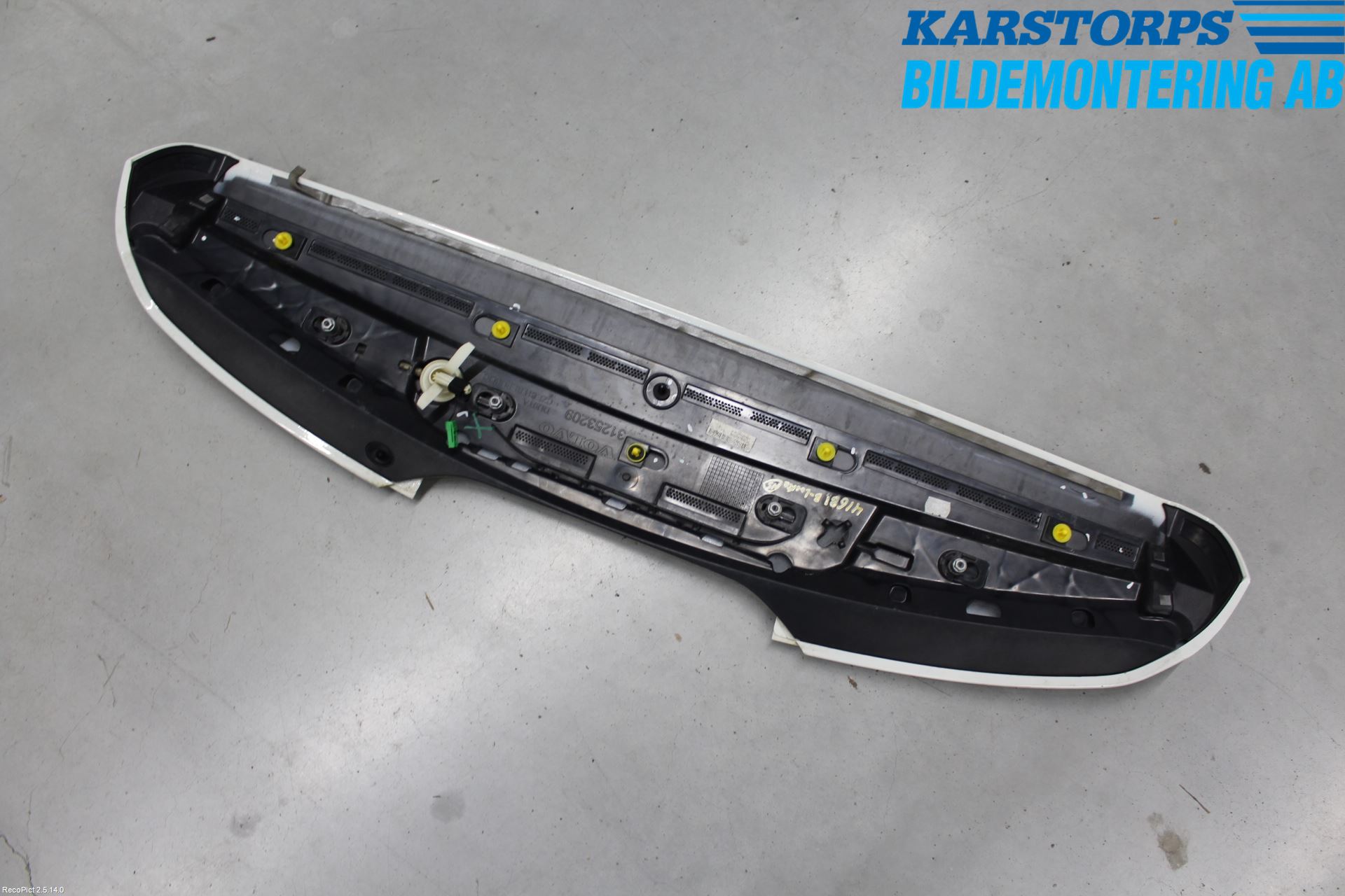 Volvo V60 11-13 Spoiler Baklucka
