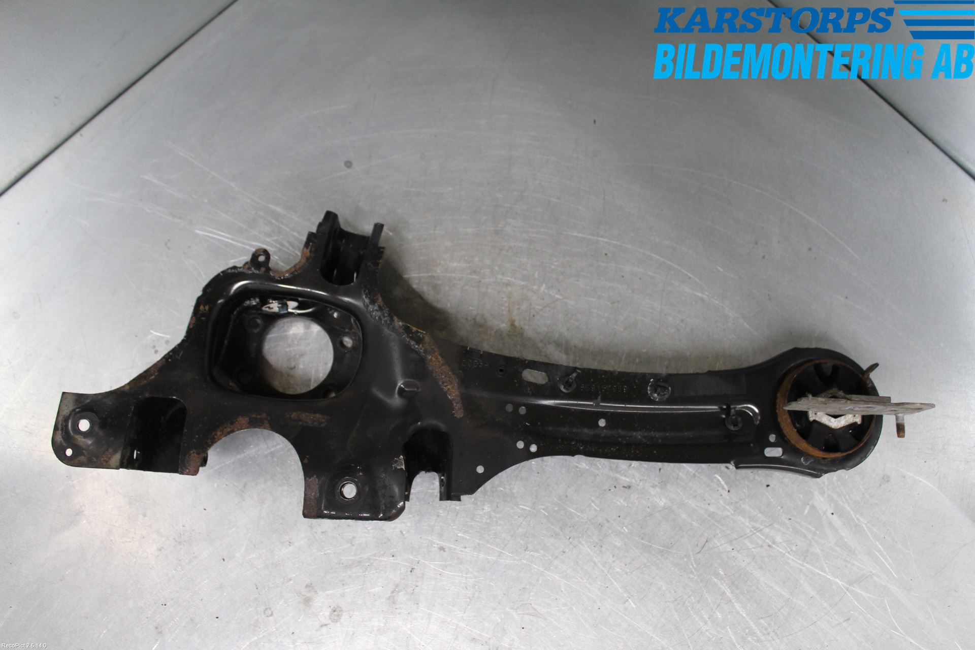 Volvo V60 11-13 Bärarm Bak Vänster