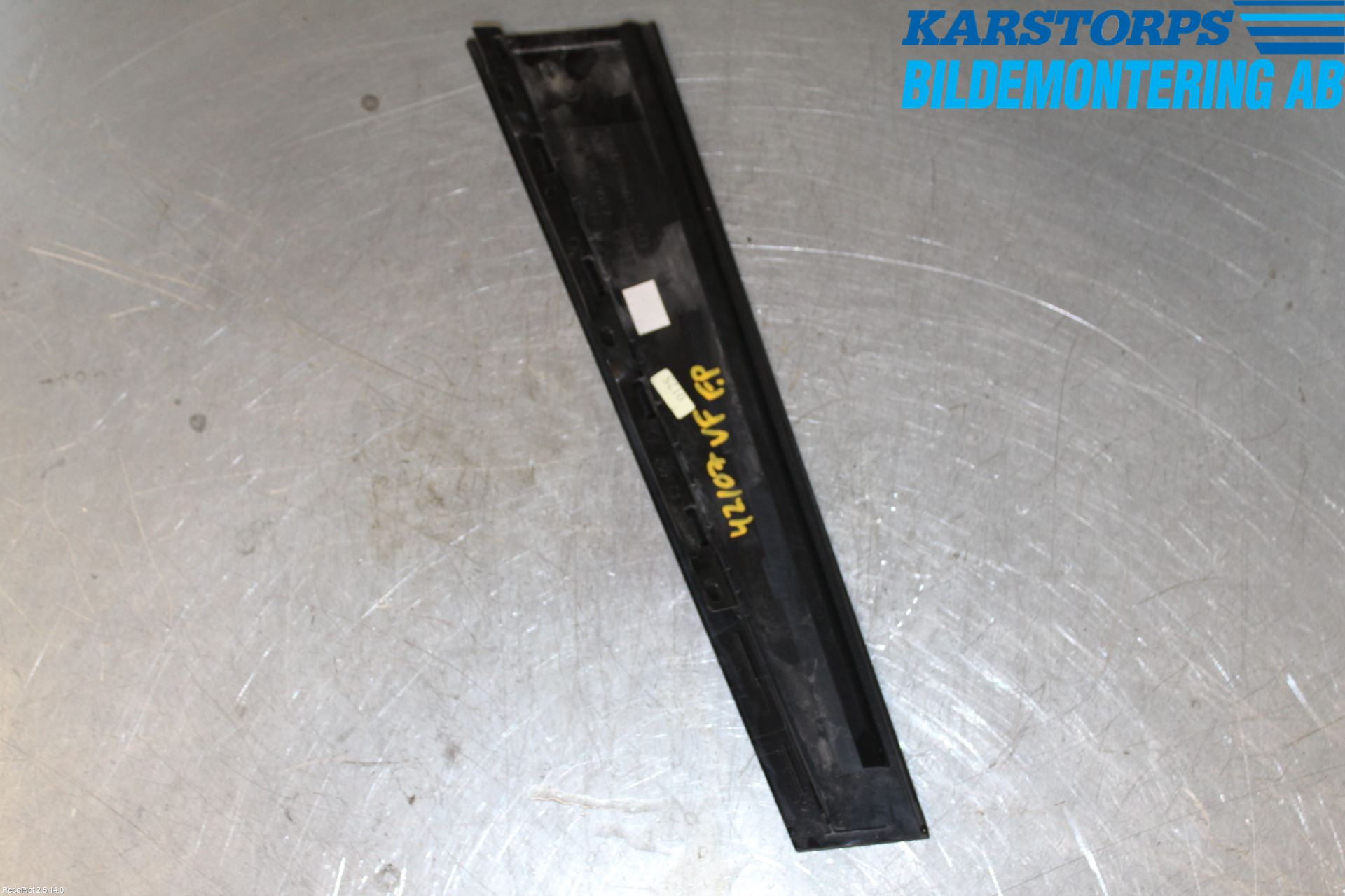 Skoda SUPERB 09-15 Dörr Dekorlist Fram Vä