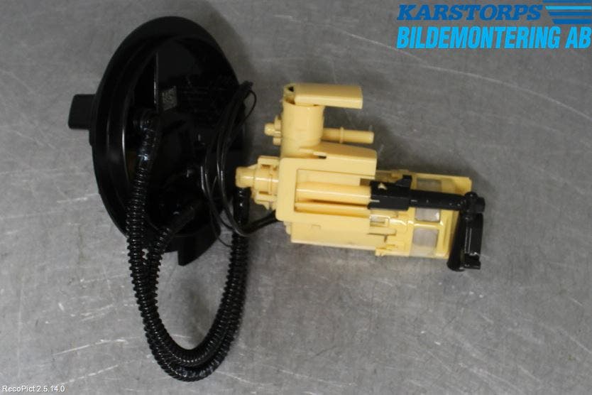 Mercedes-Benz MB C-KLASS (W205) 14-21 Bränslepump El