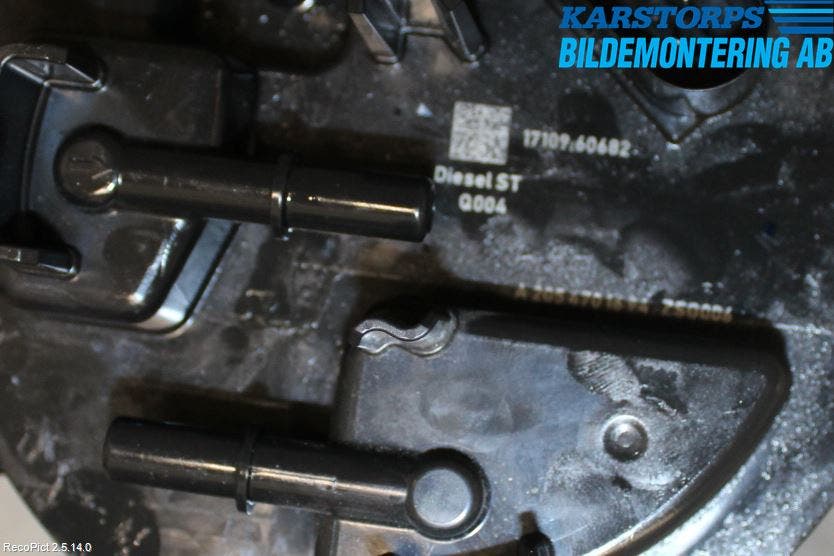 Mercedes-Benz MB C-KLASS (W205) 14-21 Bränslepump El