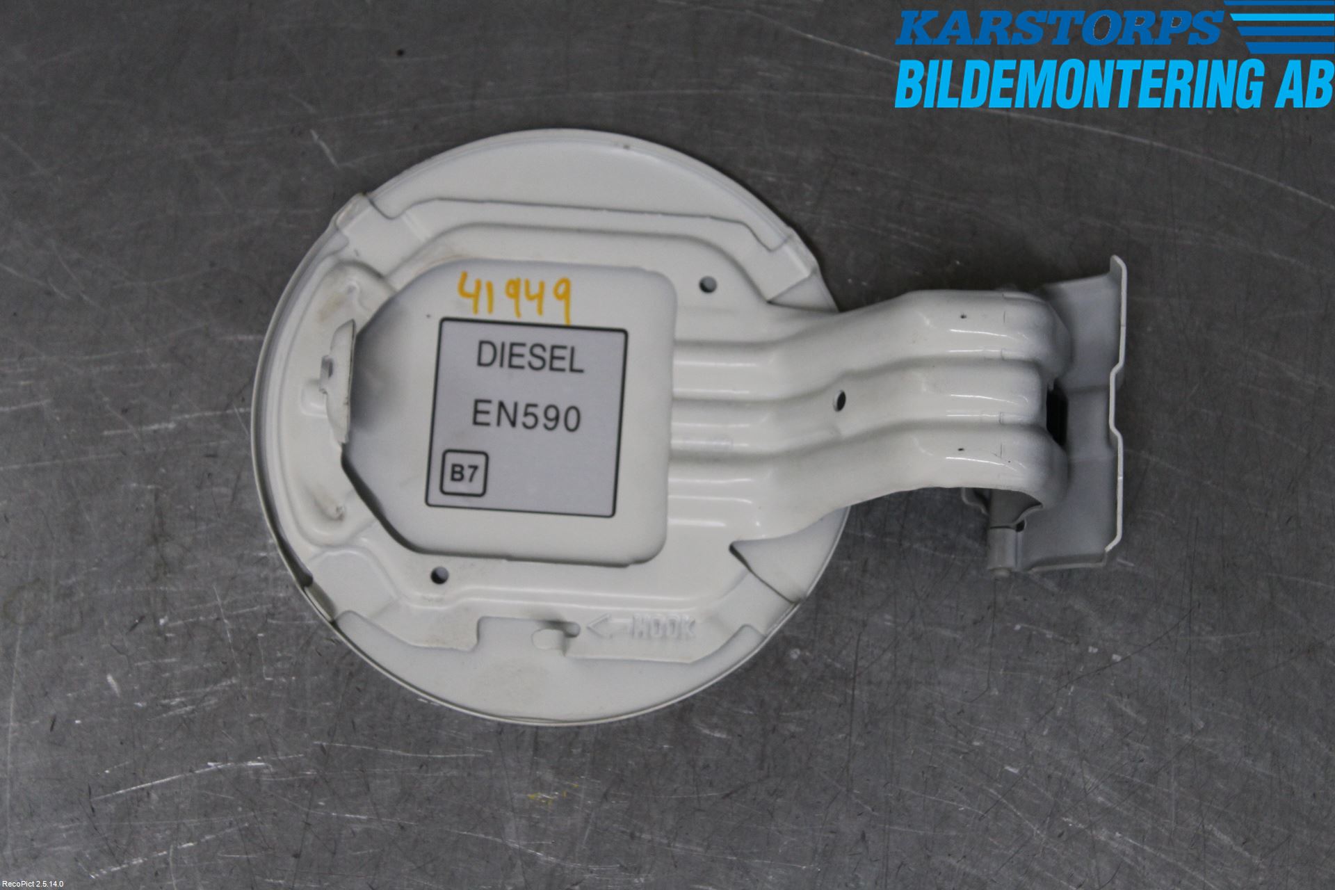 Mitsubishi L200 16-23 Tanklucka